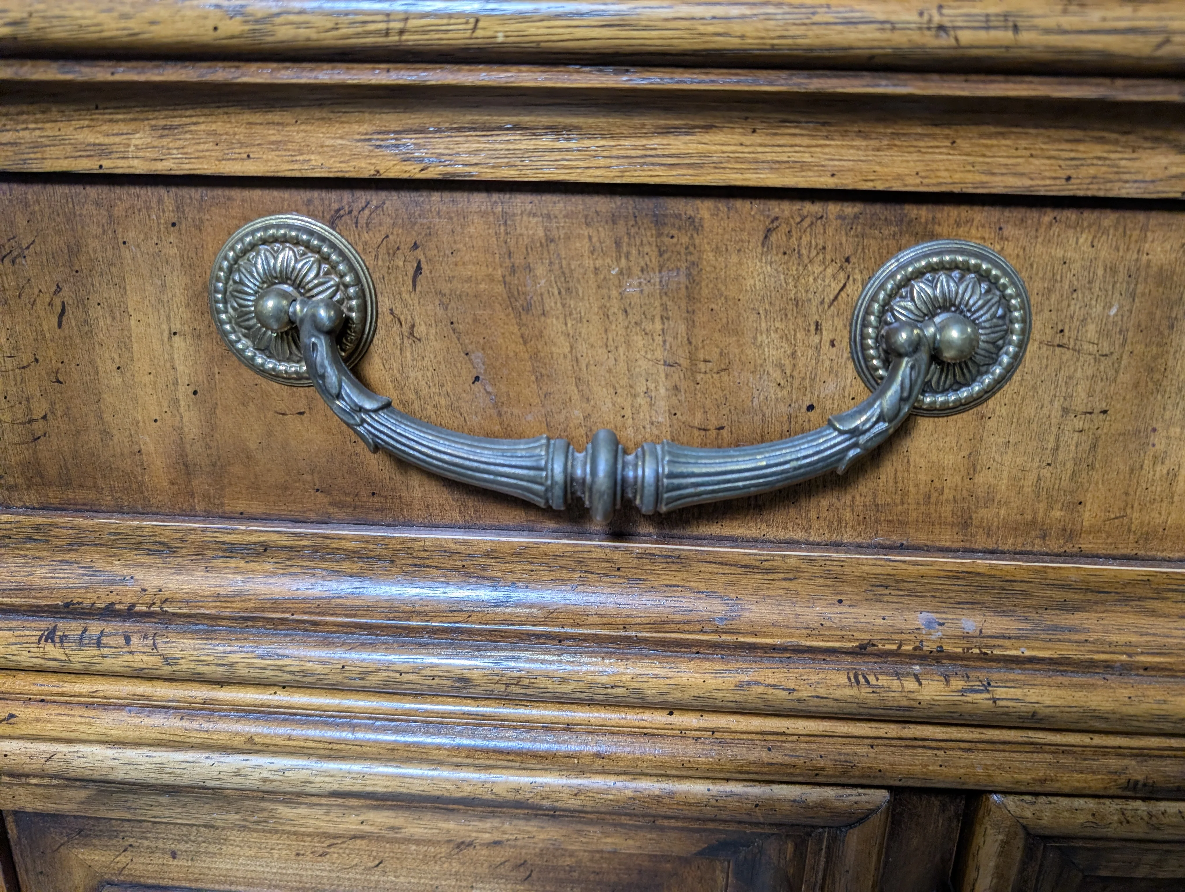 DREXEL Flip-top Serving Buffet - Image 8