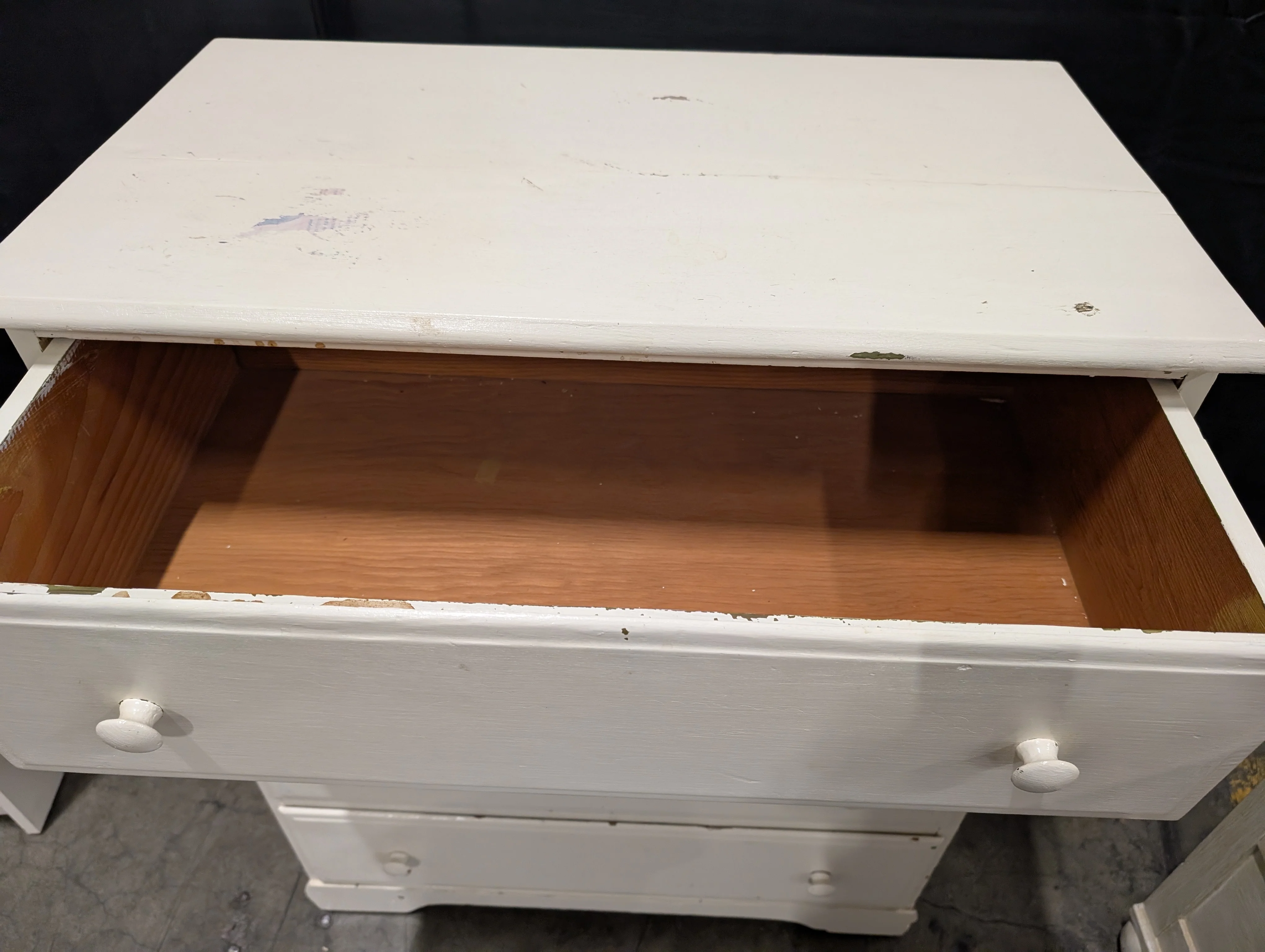 Off-White Four-Drawer Storage Dresser - Image 3