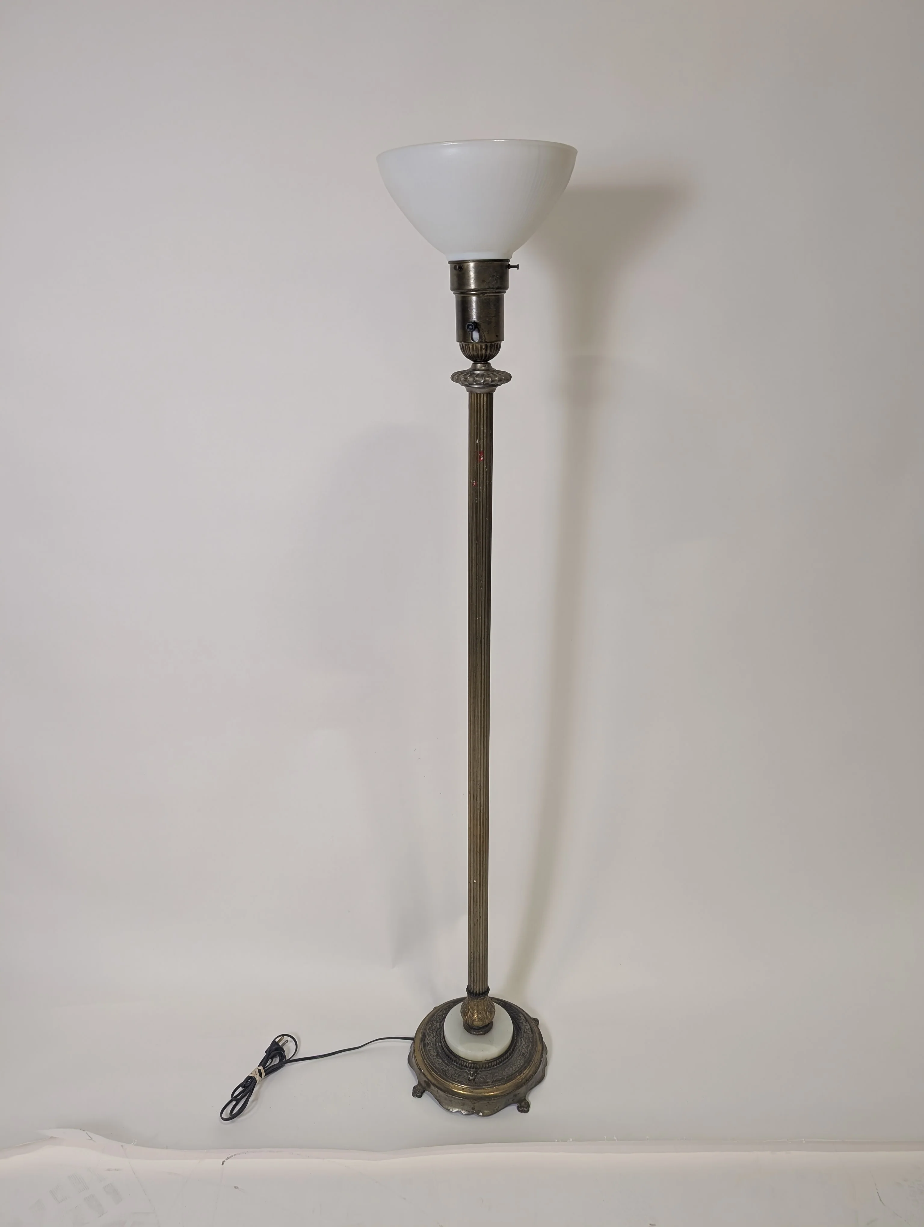 As is Vintage Style Fluted Brass Floor Lamp - Image 5