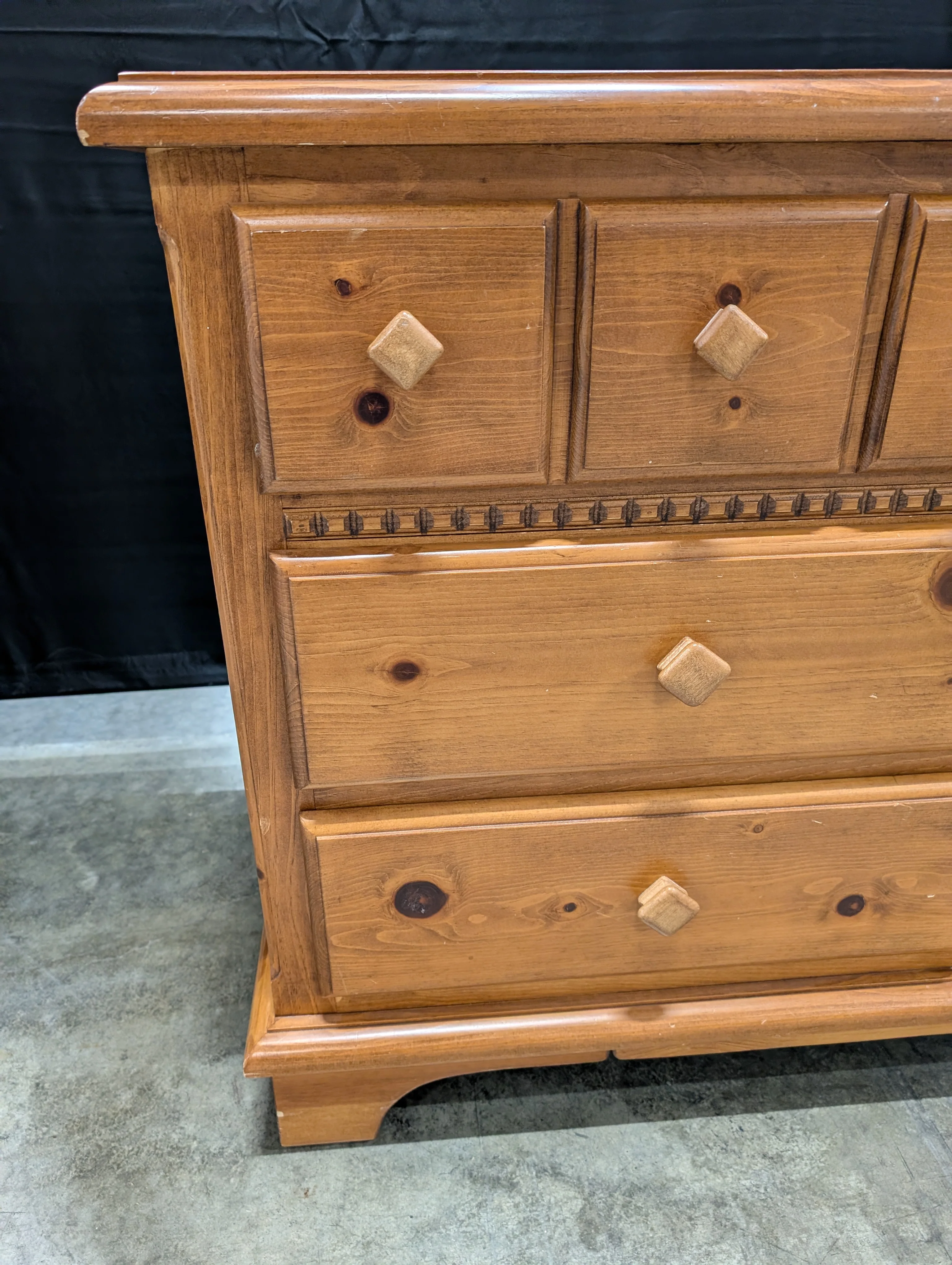 Solid Wood Six-Drawer Chest with Warm Honey Finish - Image 2