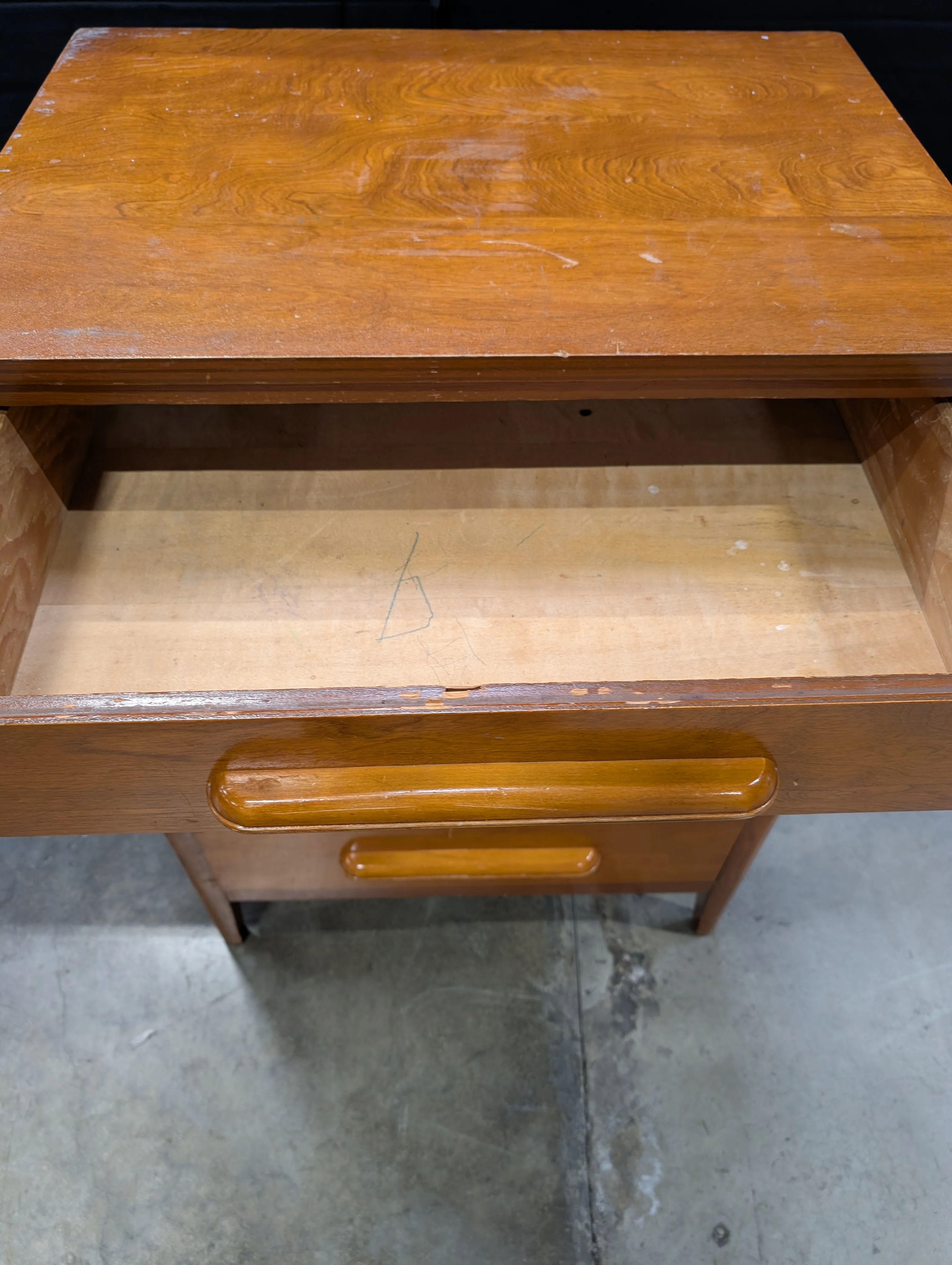 Vintage Mid-Century Style Three-Drawer Wood Dresser - Image 4
