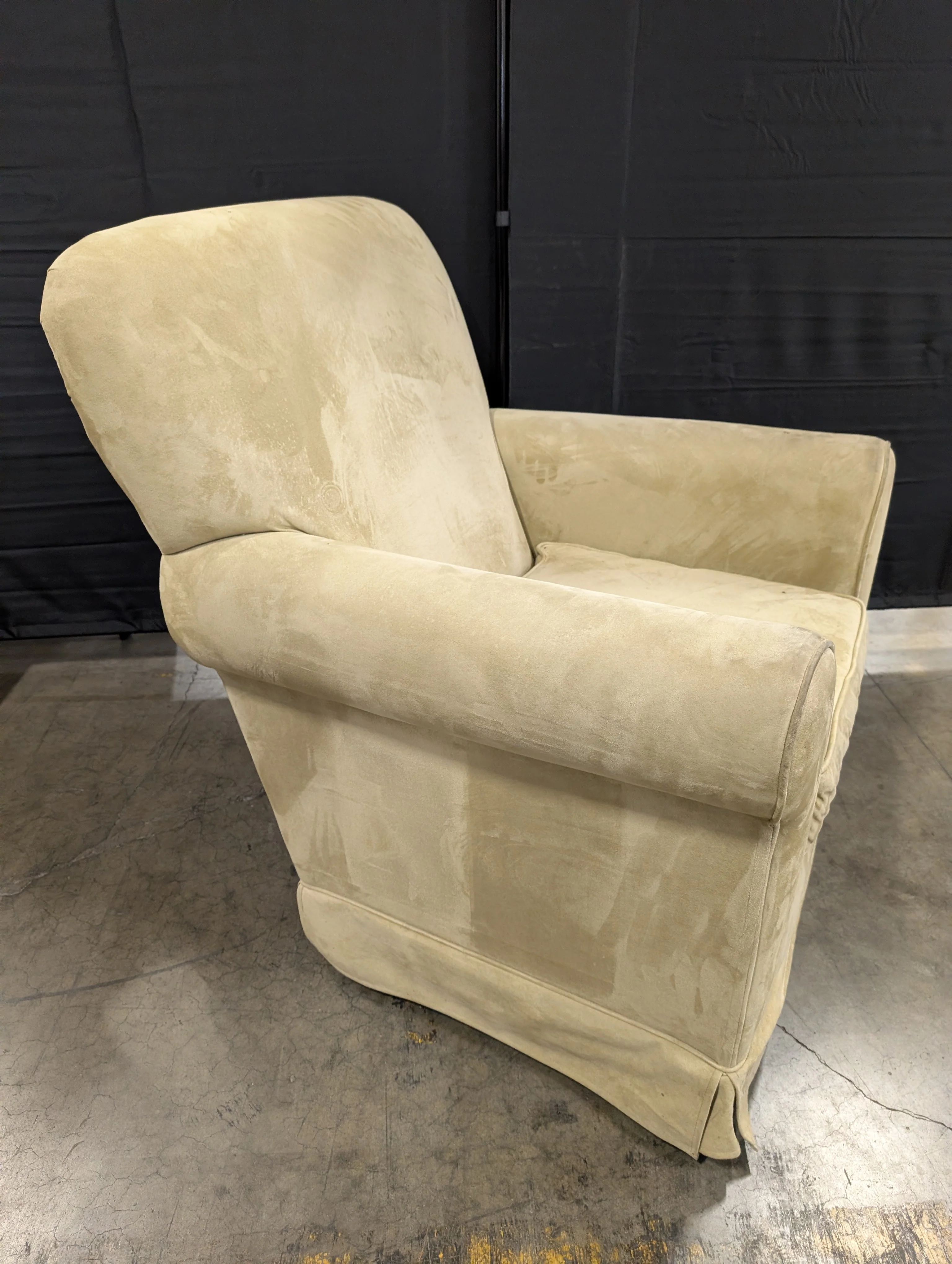Comfortable Upholstered Club Chair in Light Beige - Image 3