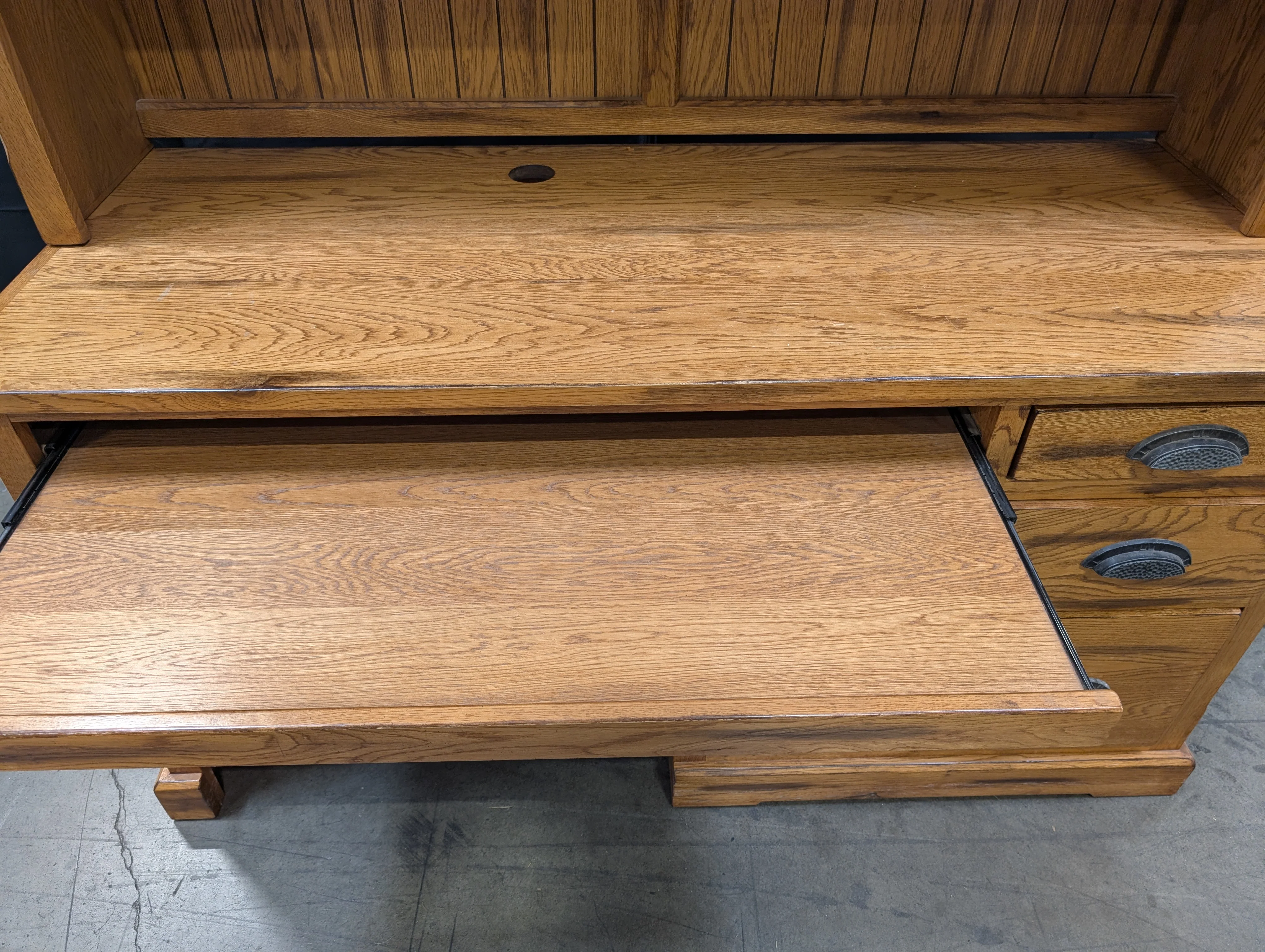 Sunny Designs Sedona Traditional Wood Desk and Hutch in Rustic Oak - Image 7