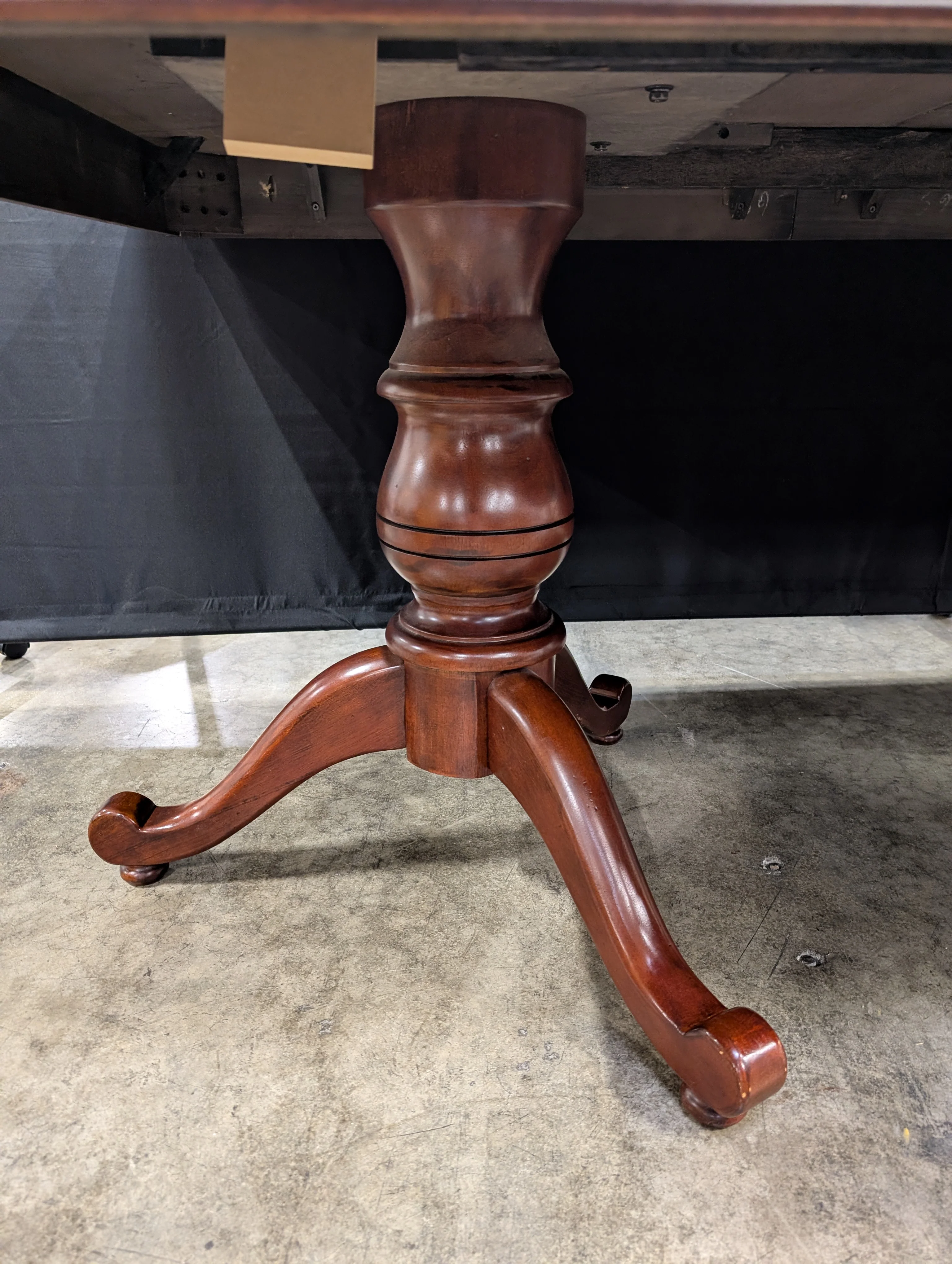 Traditional Dark Wood Rectangular Dining Table - Image 3