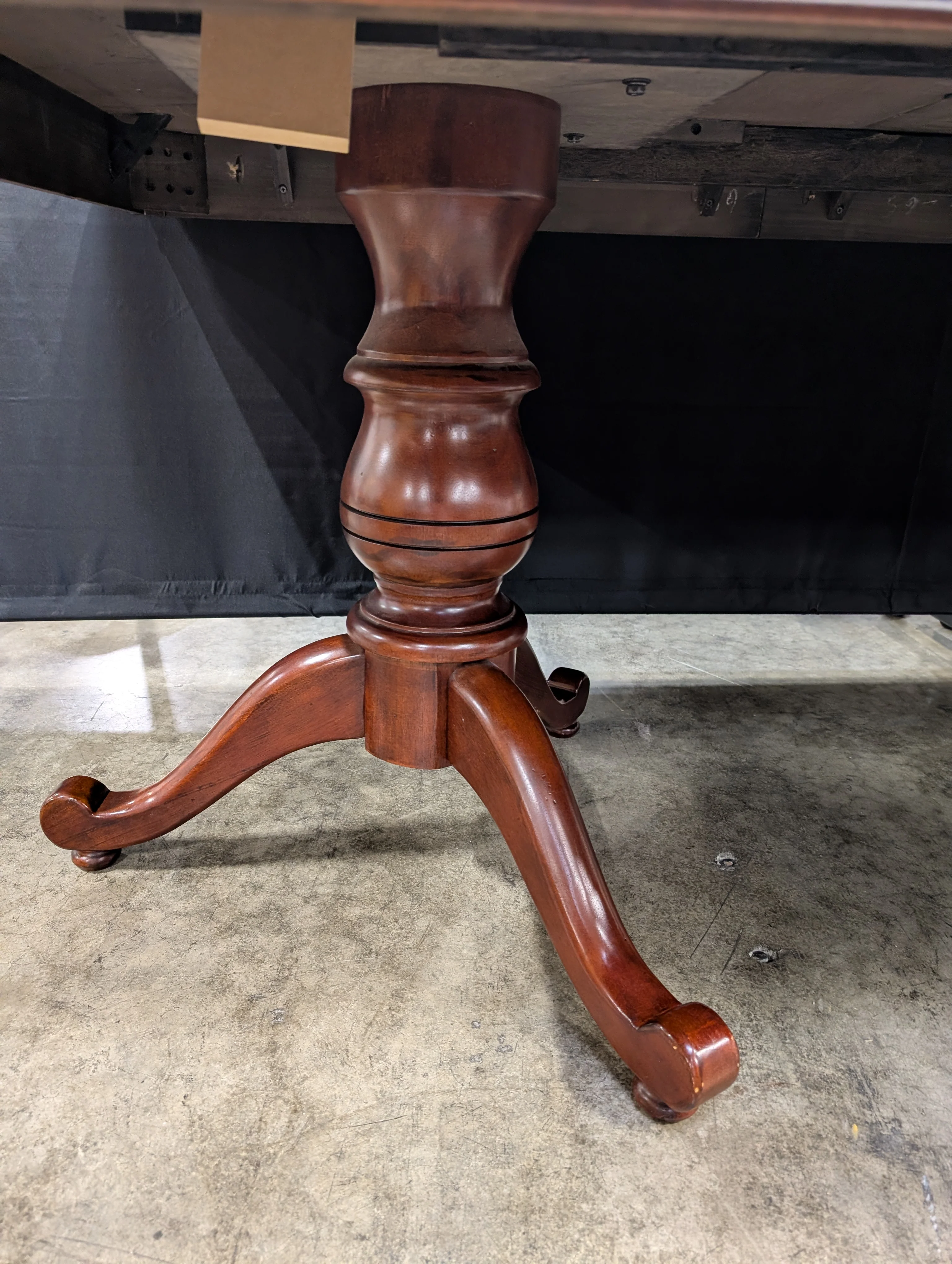 Traditional Dark Wood Rectangular Dining Table - Image 4