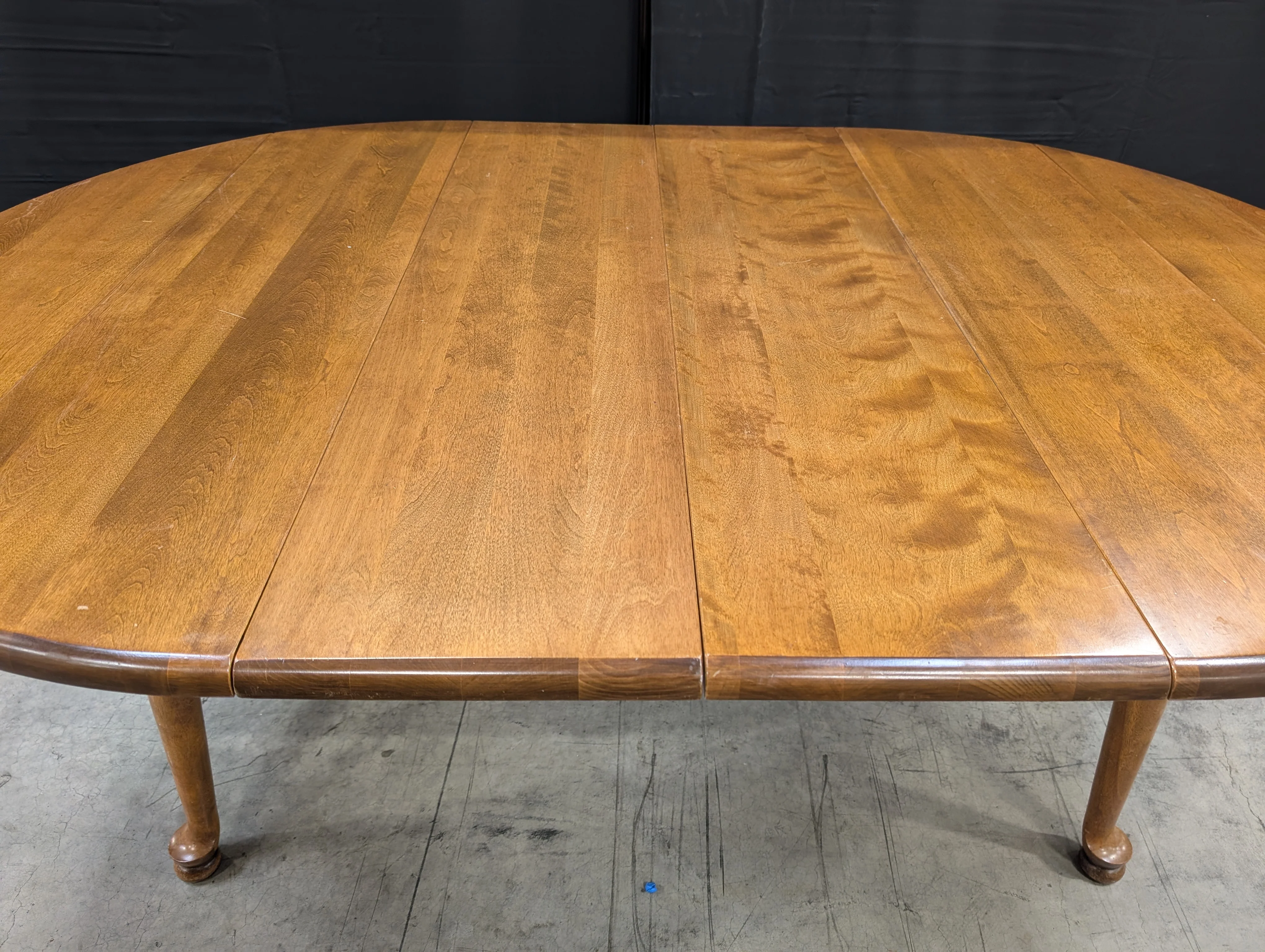 Queen Ann Style Dining Table - Image 3