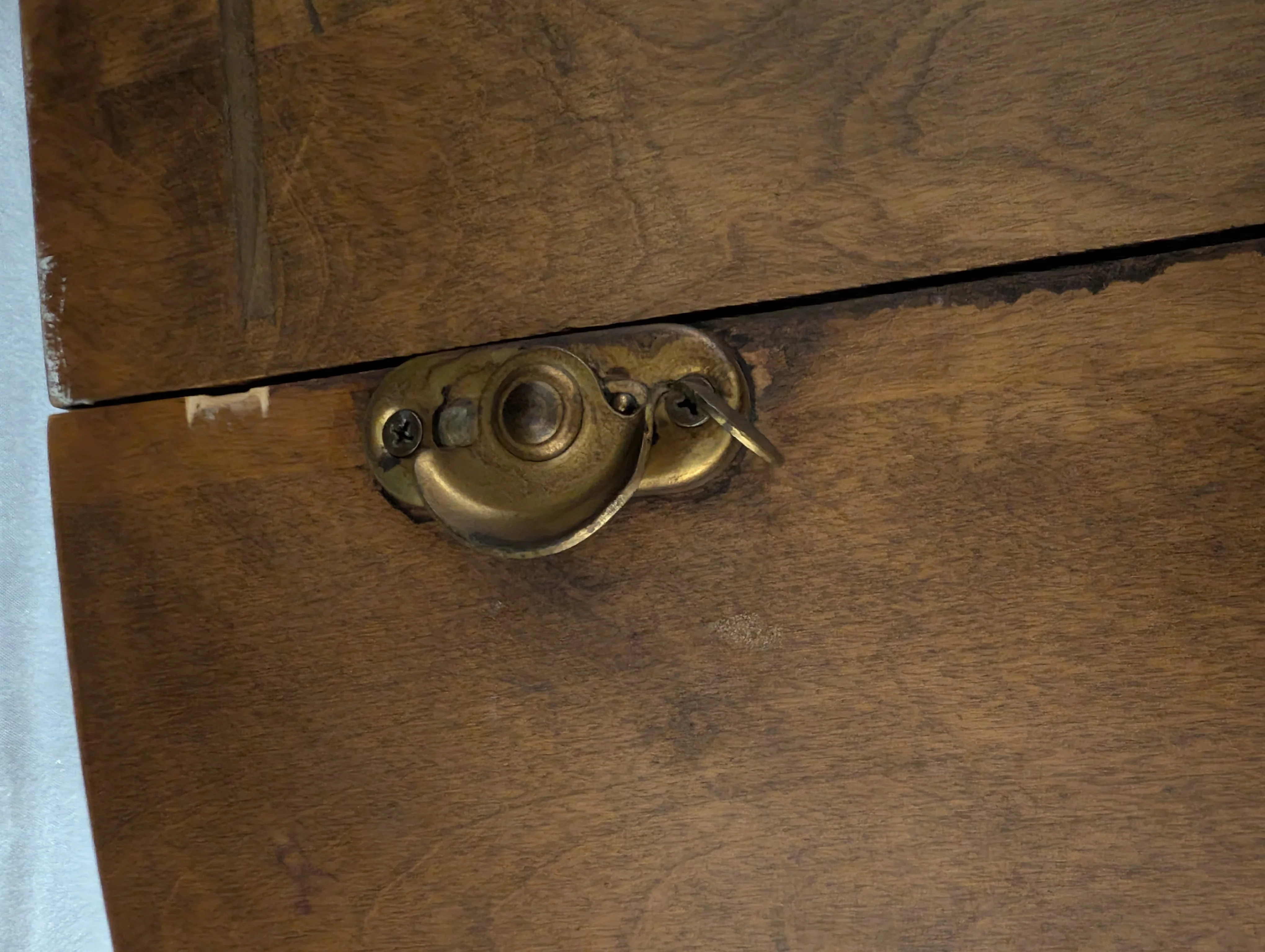 Queen Ann Style Dining Table - Image 7