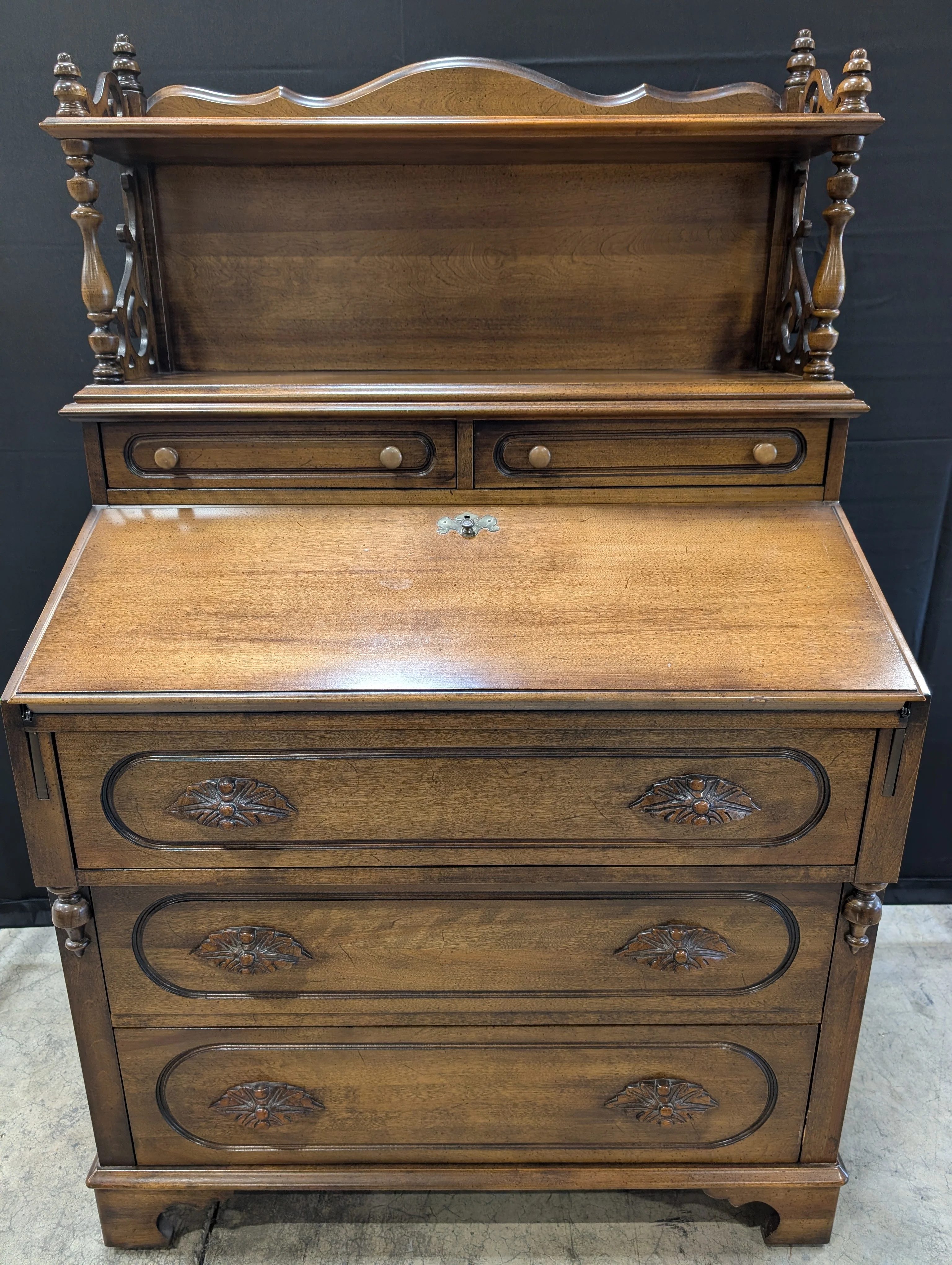Jasper Cabinet co. Vintage Secretary Desk with Carved Details - Image 8
