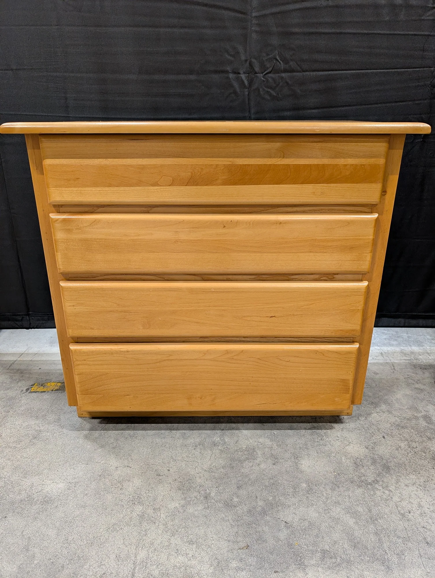 Broken Front glass Natural Hardwood Four-Drawer Storage Chest