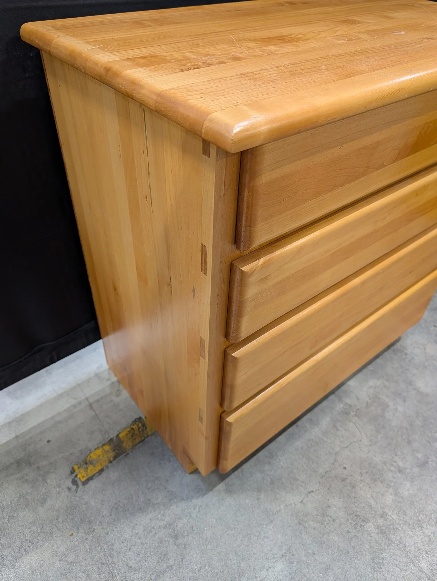 Broken Front glass Natural Hardwood Four-Drawer Storage Chest - Image 4