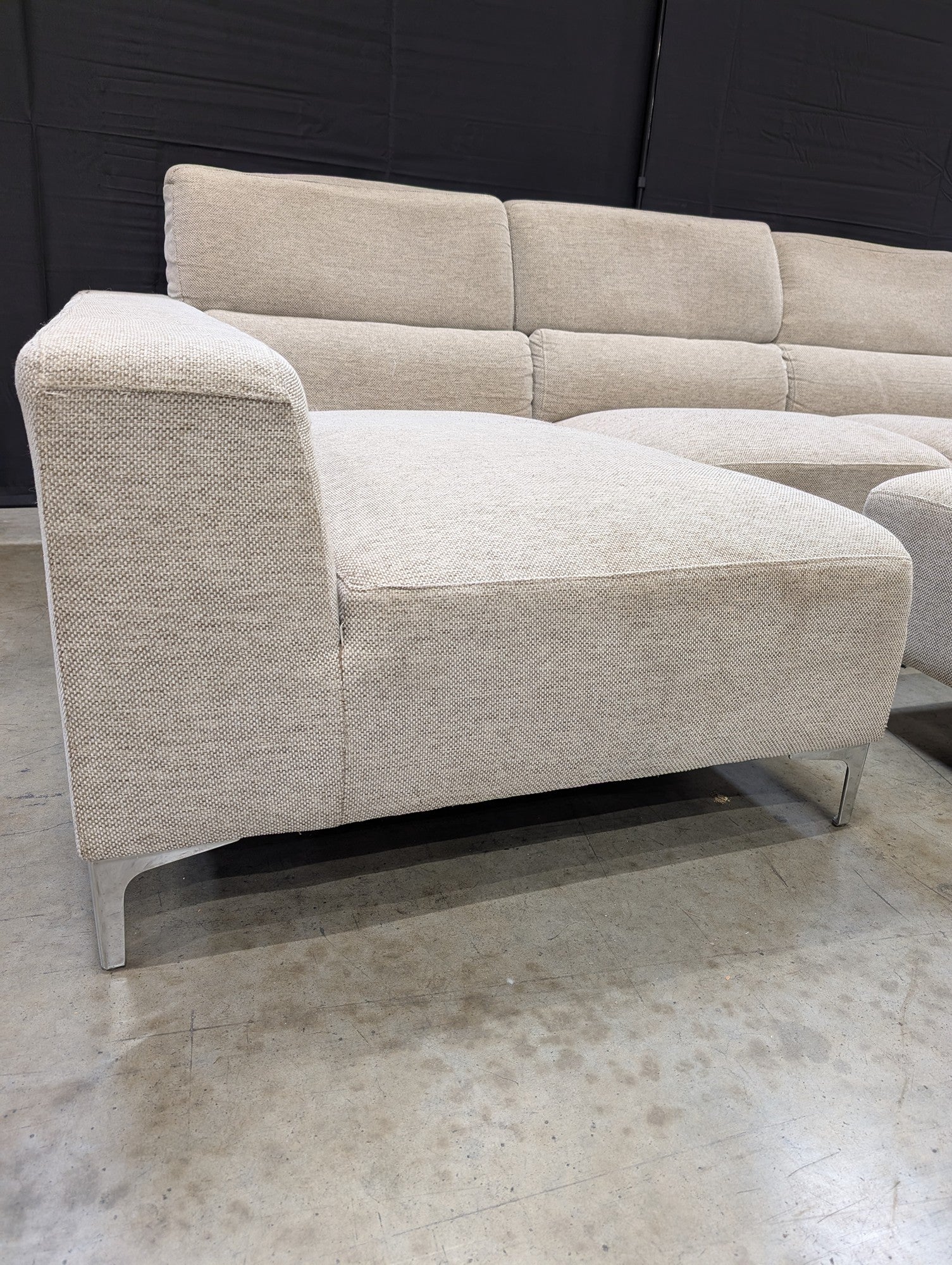 Modern Upholstered Sectional Sofa with Chaise and Ottoman - Image 2