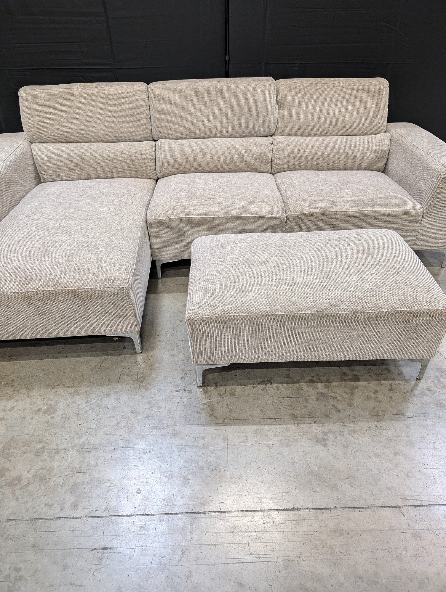 Modern Upholstered Sectional Sofa with Chaise and Ottoman - Image 3