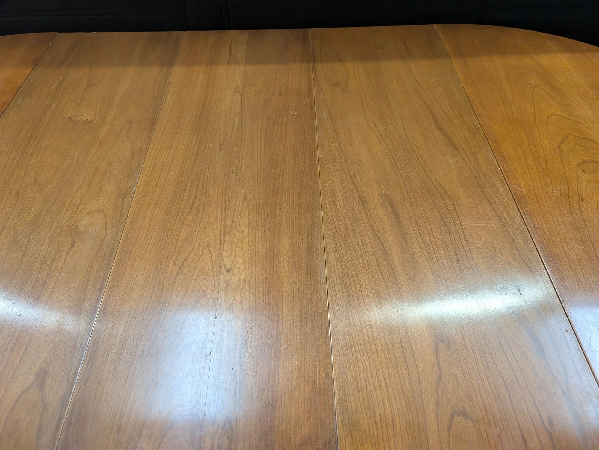 Oval Extension Dining Table with Tapered Legs - Image 4