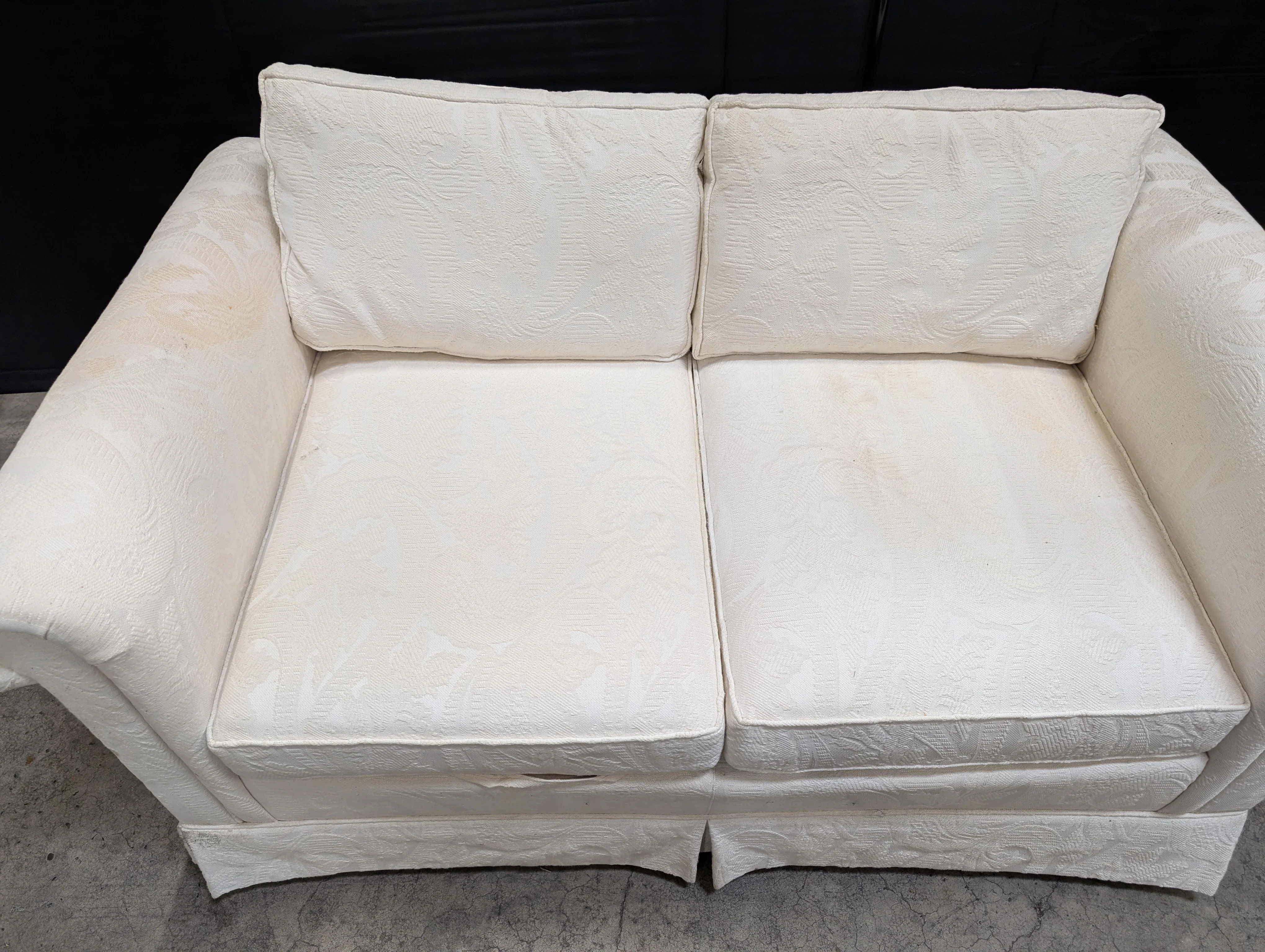 DREXEL Heritage Cream Loveseat