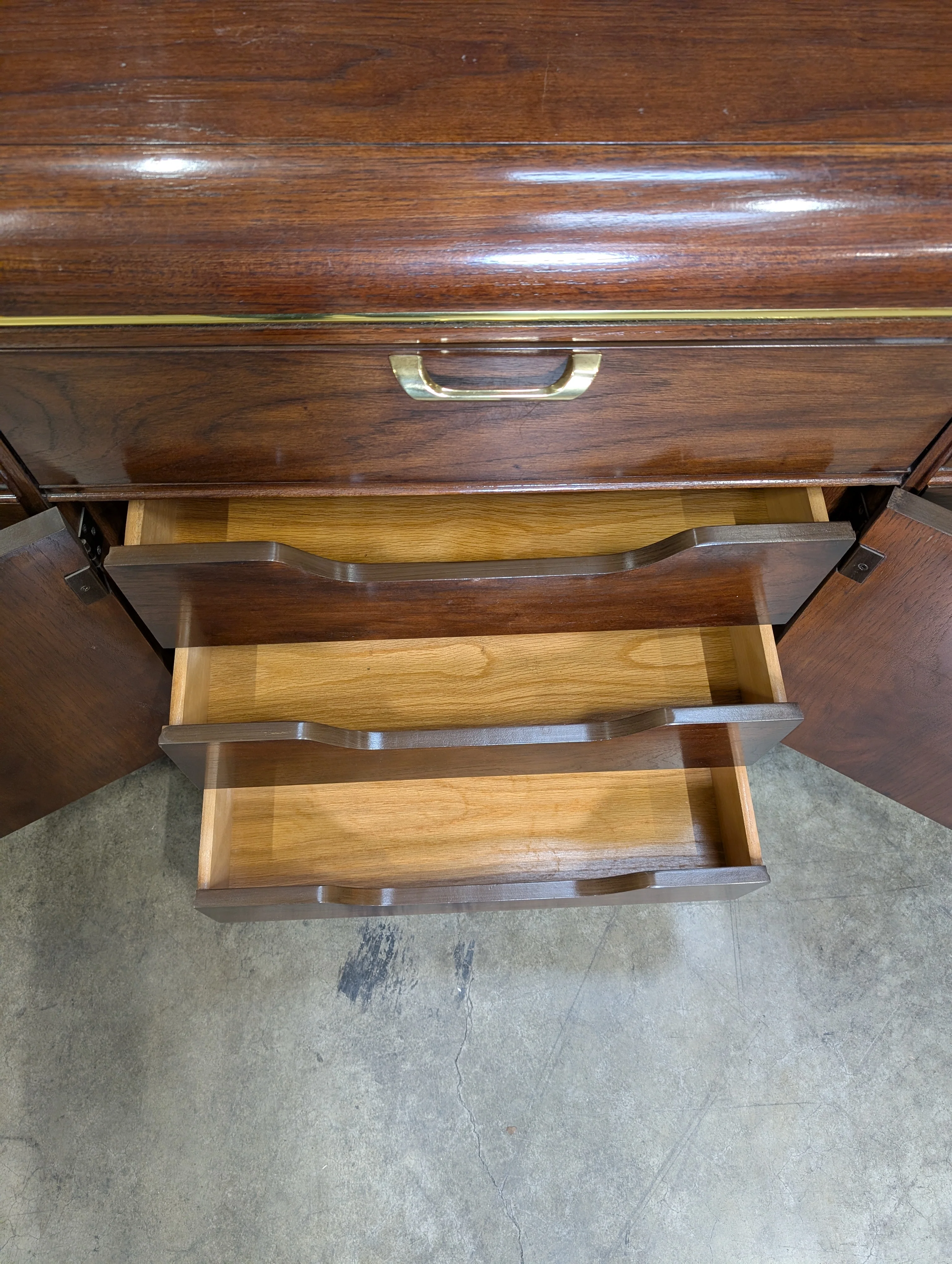 Thomasville Dark Wood Credenza - Image 3