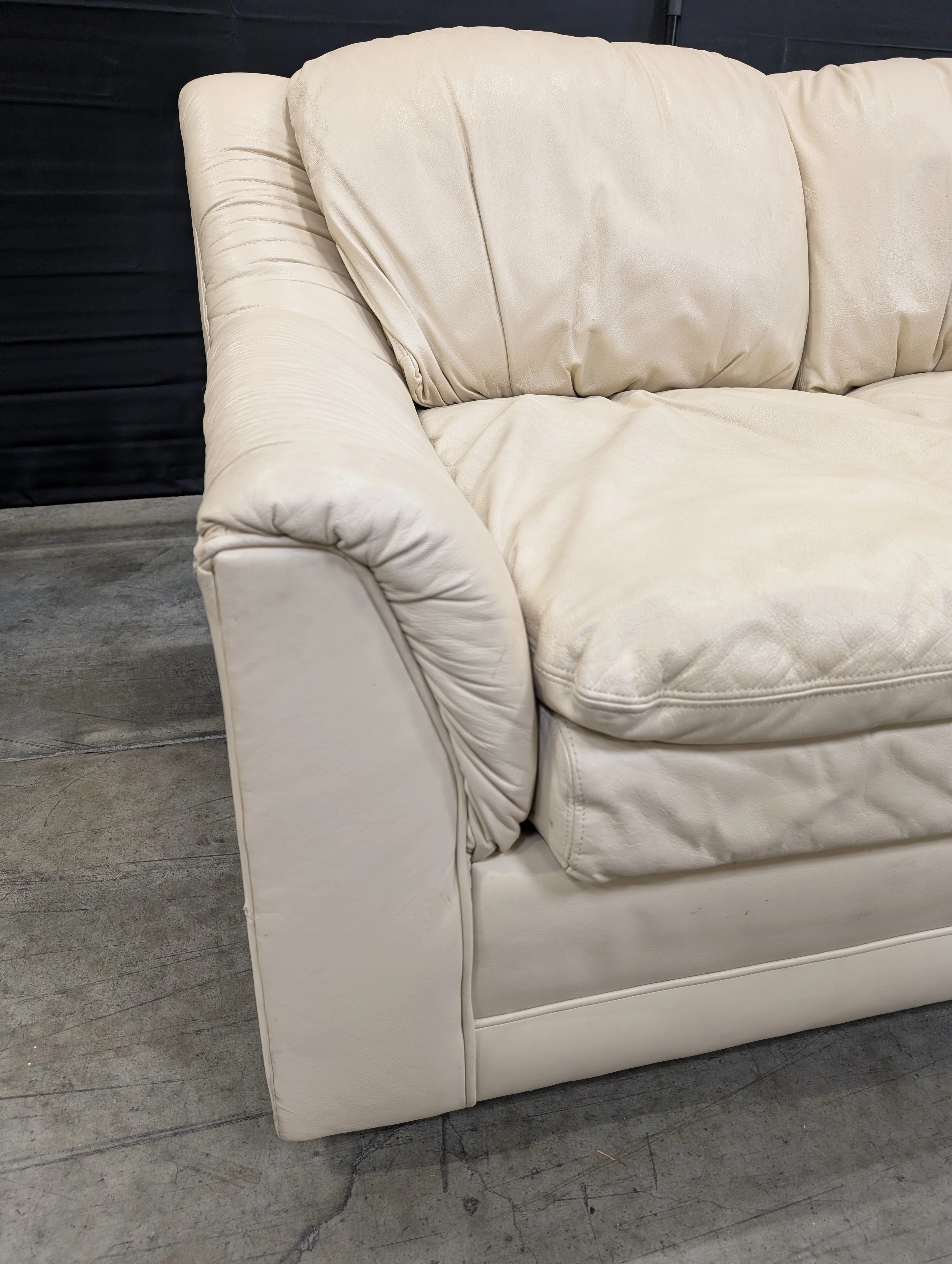 Emerson Leather Cream Loveseat - Image 2