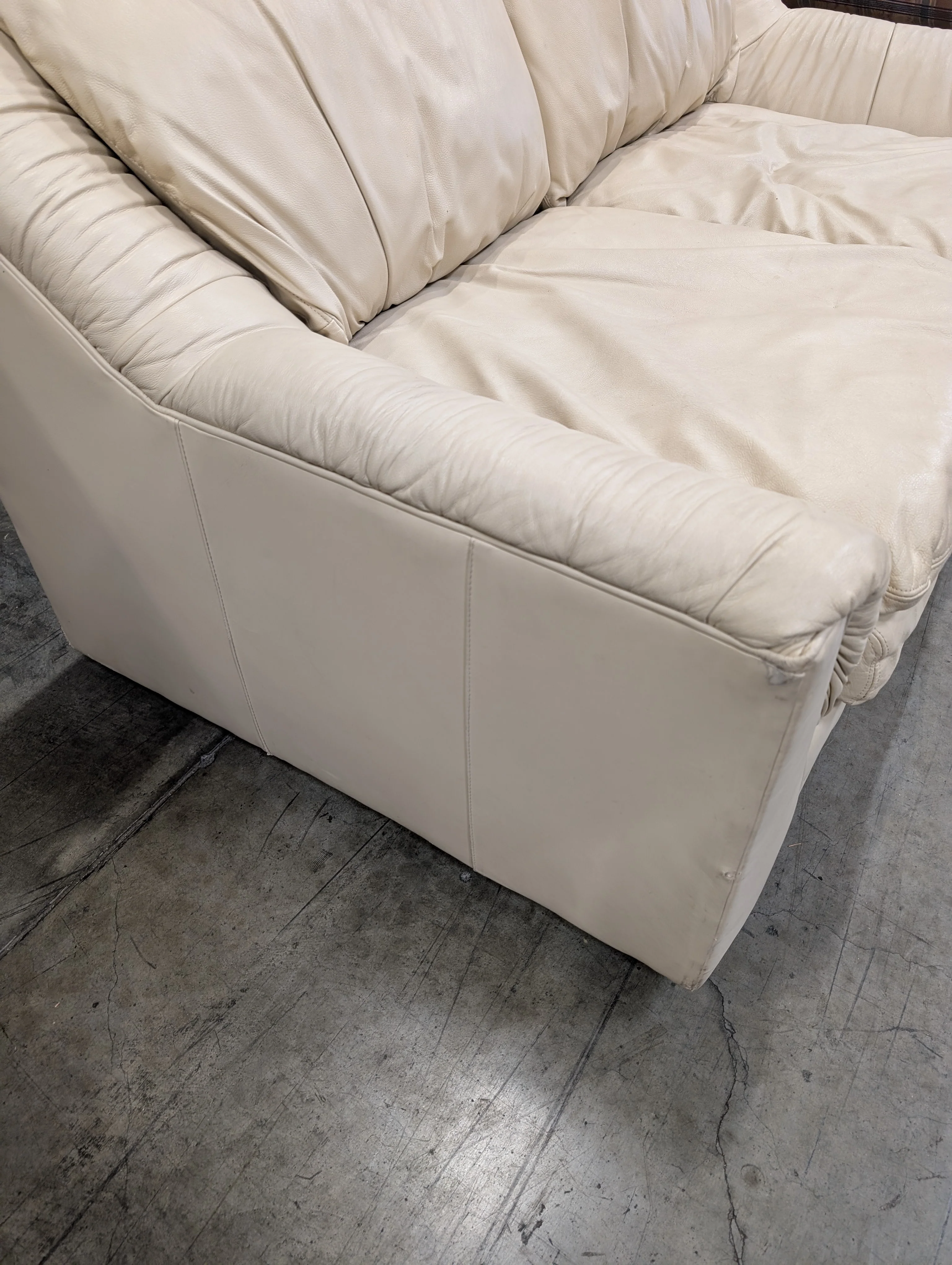 Emerson Leather Cream Loveseat - Image 4