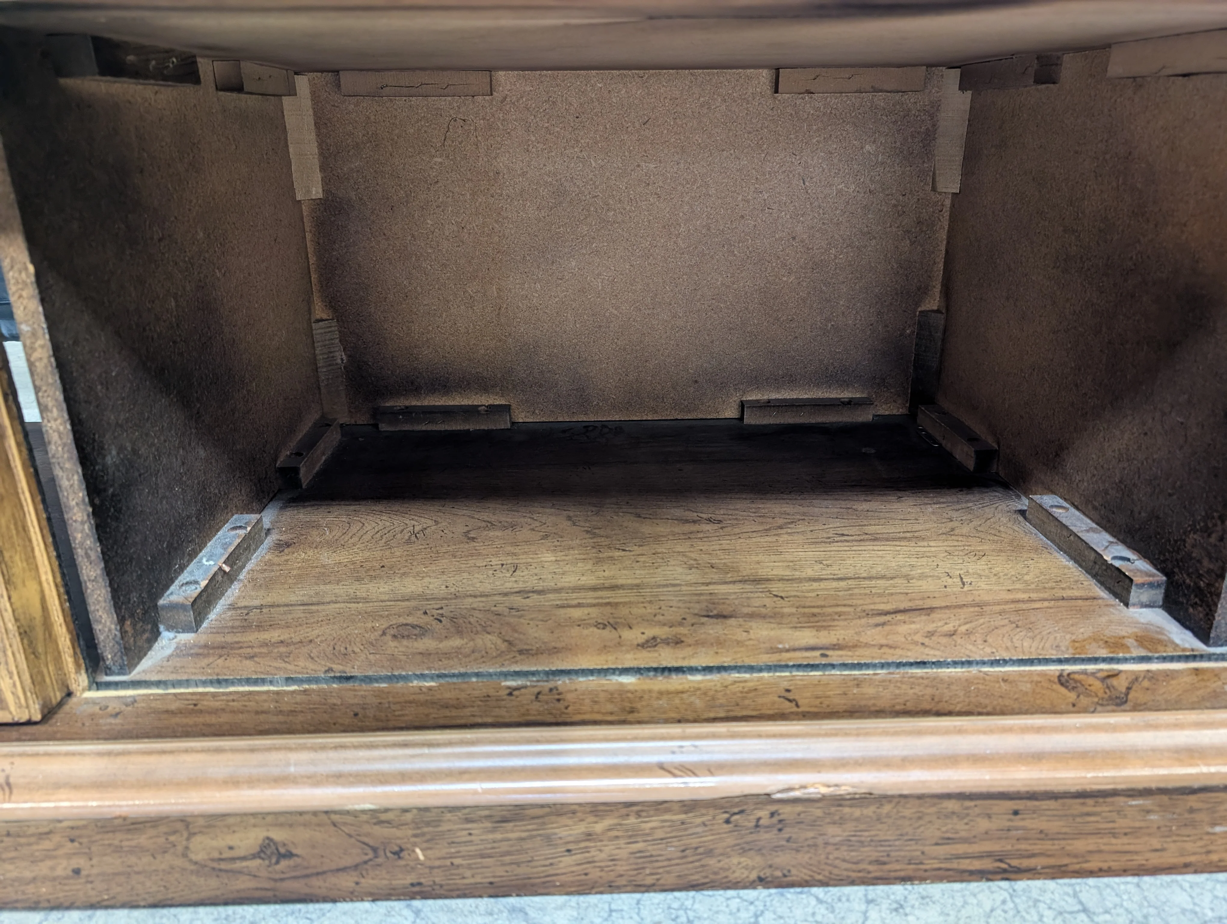 Traditional Wood Coffee Table with Lower Shelf - Image 4