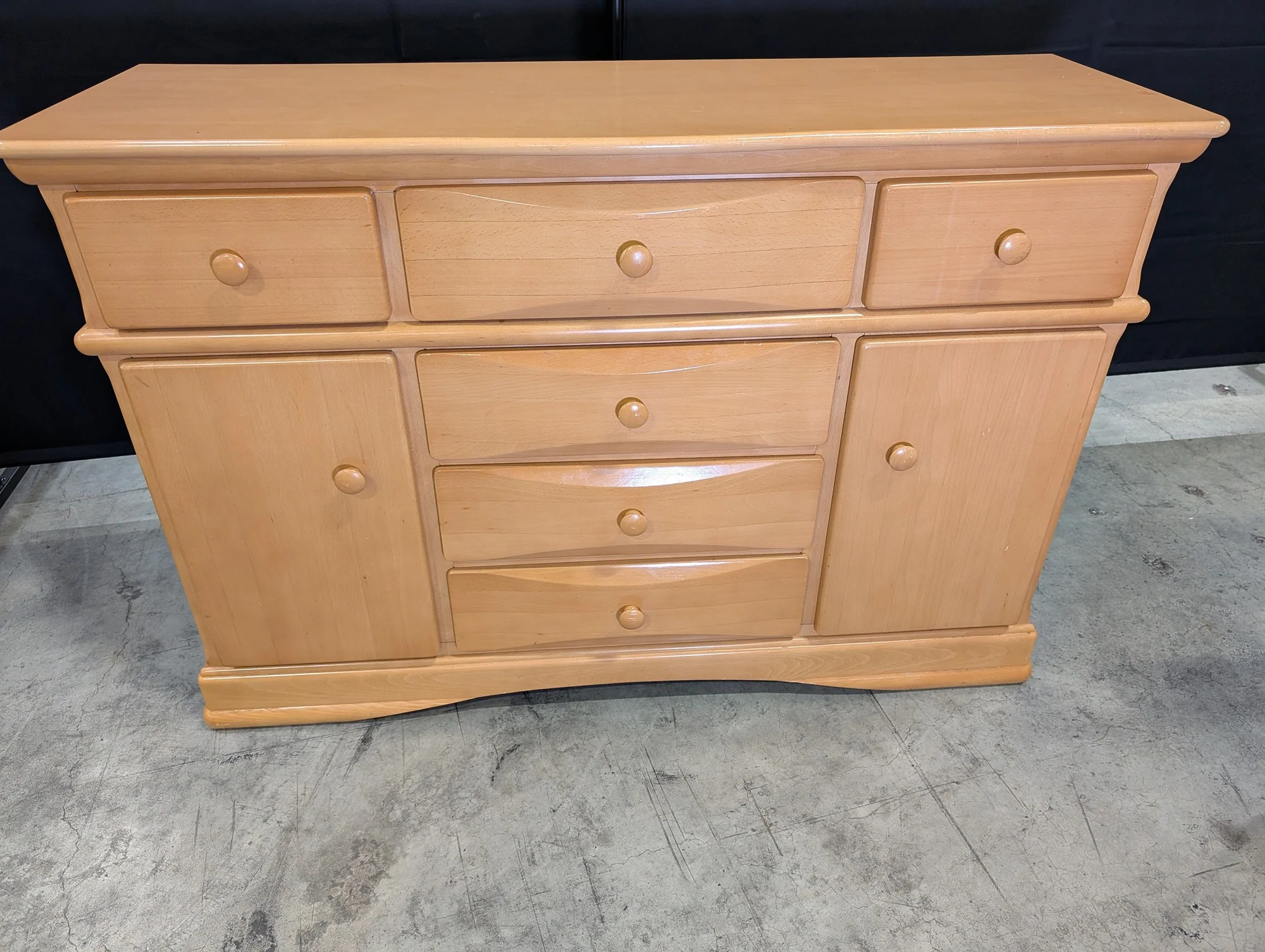 Natural Tone Multi-Drawer Storage Dresser with Side Cabinets