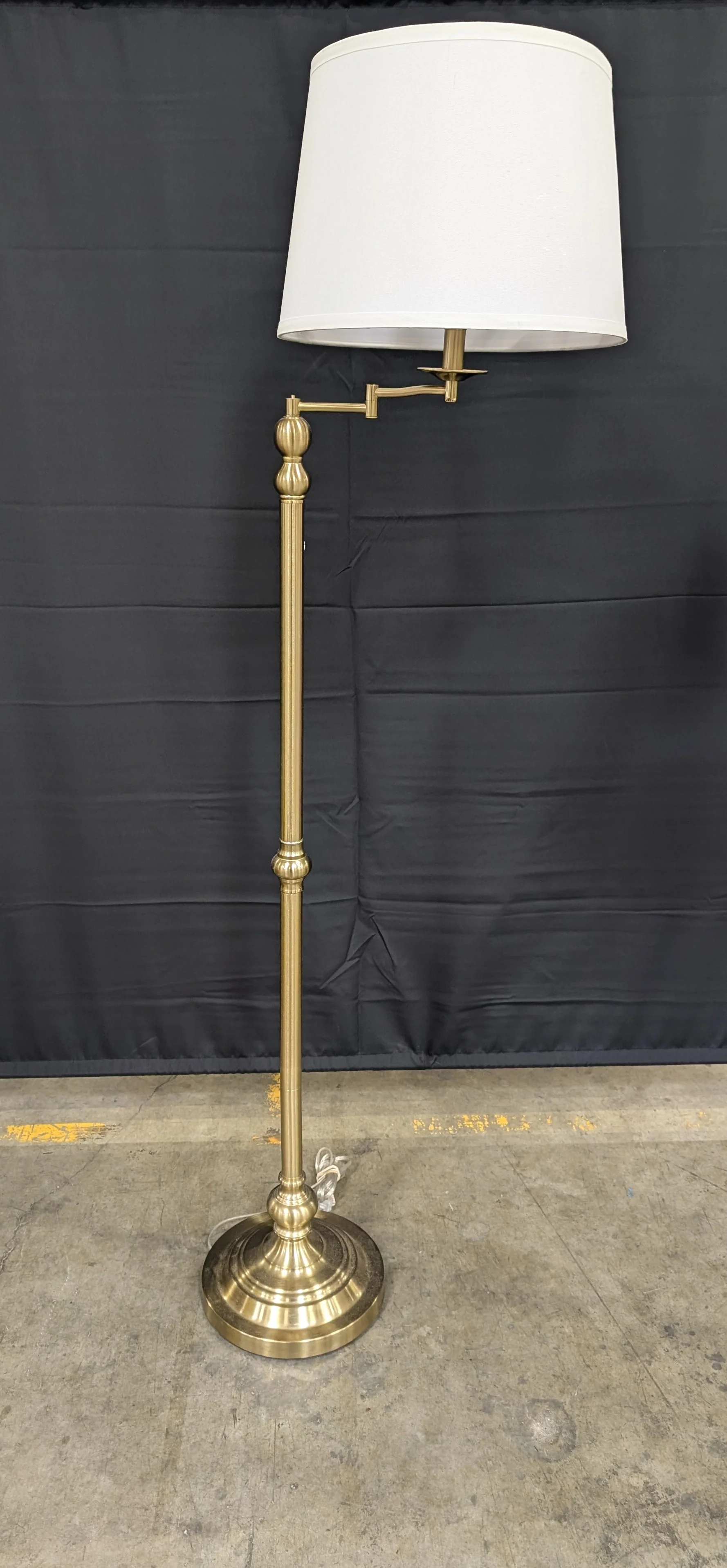 Traditional Brass Finish Floor Lamp with White Fabric Shade - Image 4