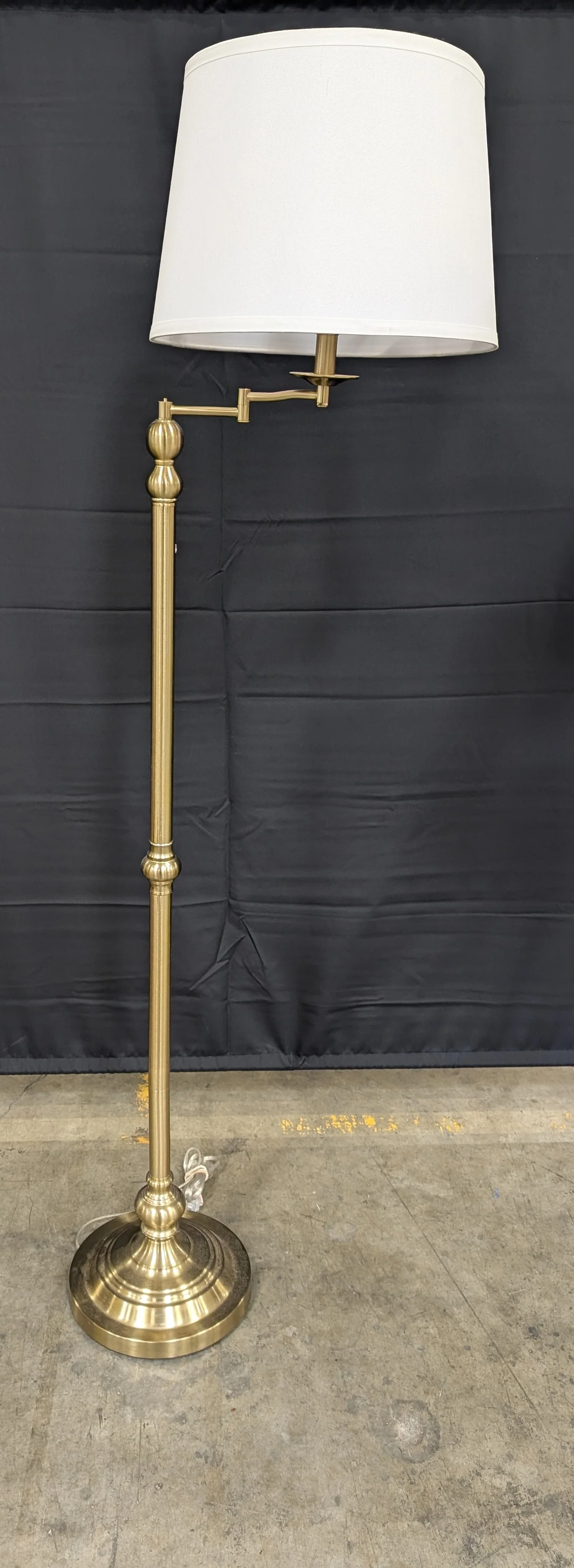 Traditional Brass Finish Floor Lamp with White Fabric Shade - Image 5
