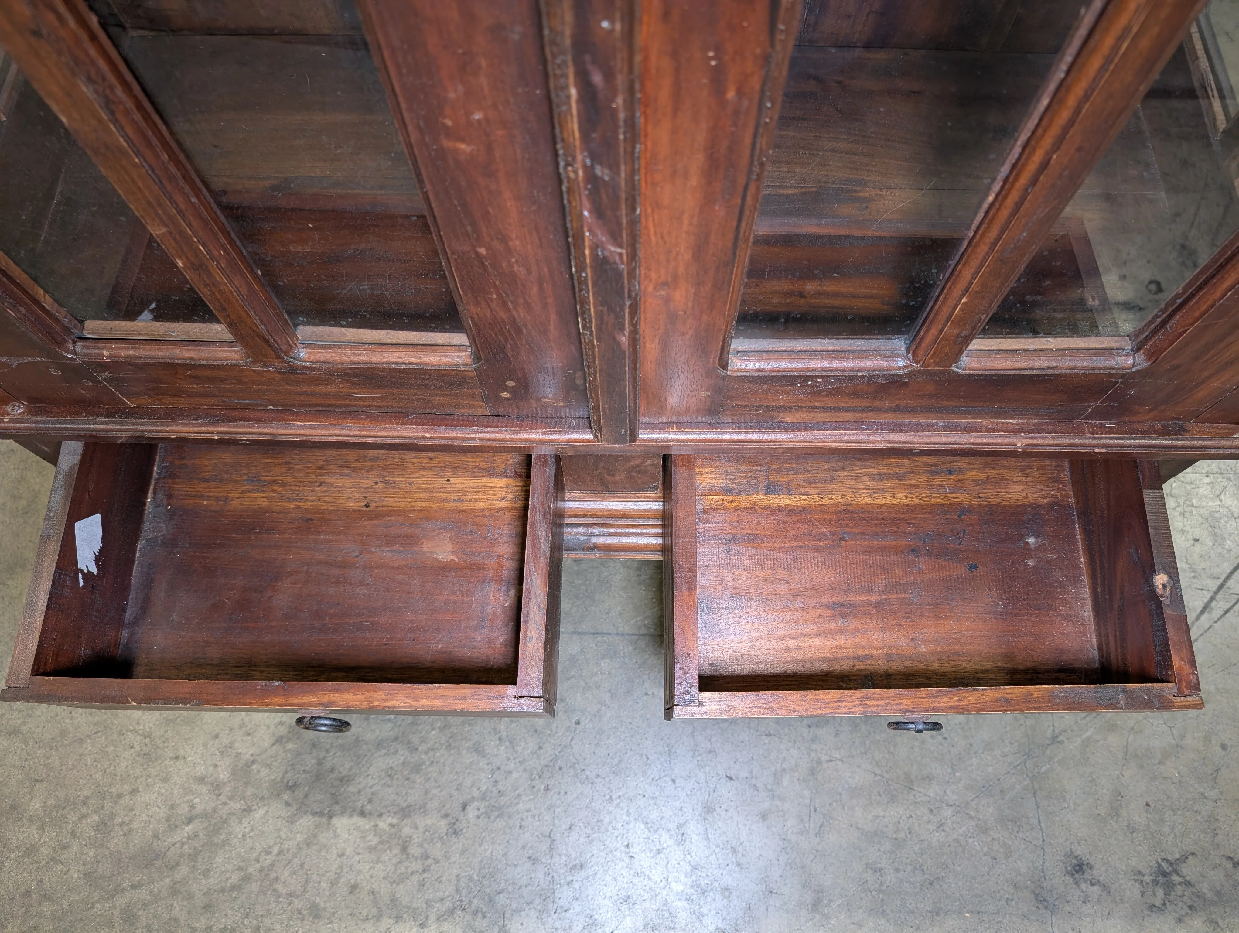 Traditional Dark Wood NOVA Furniture - Image 4