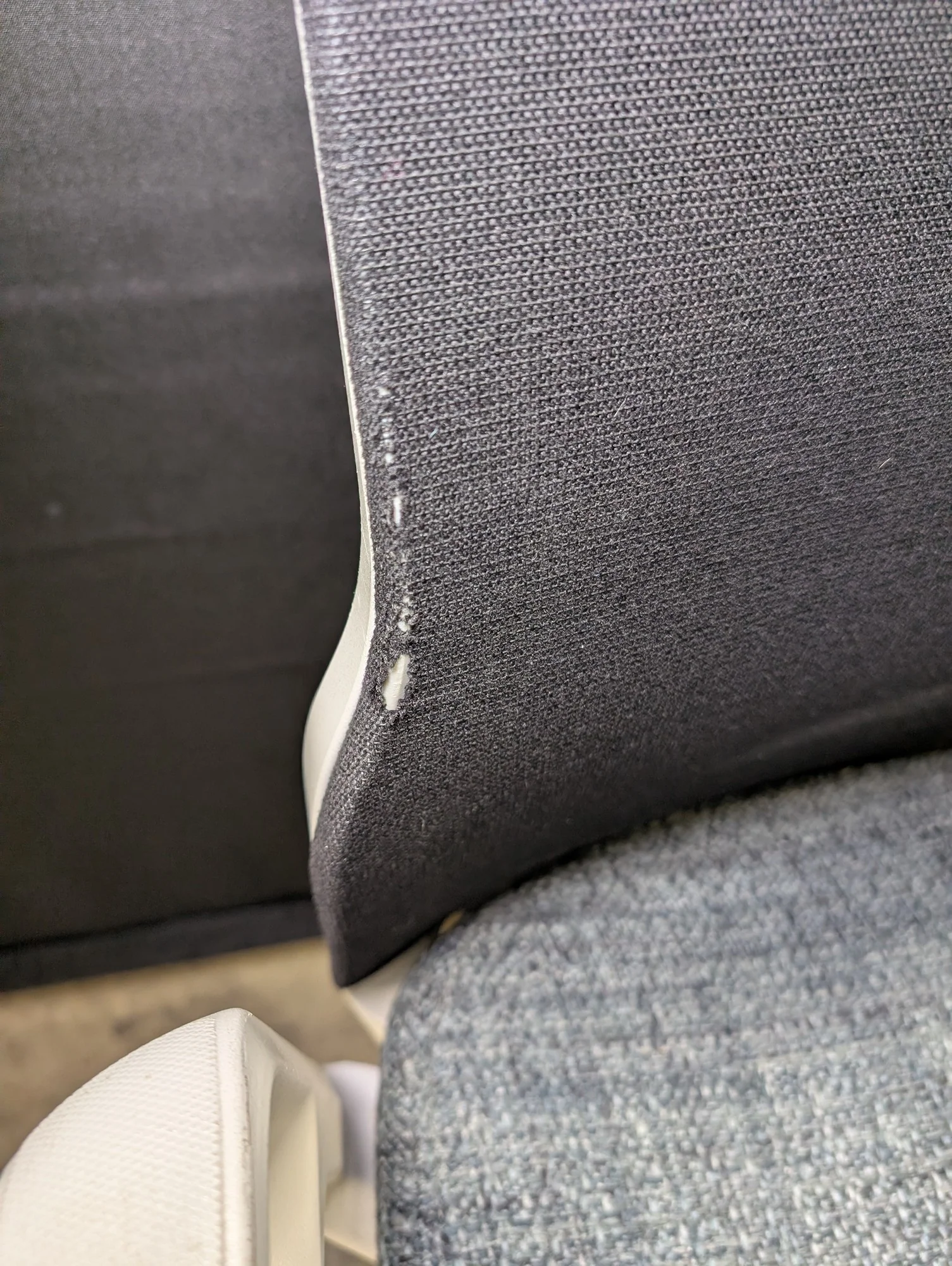 Modern Grey Fabric and Black Mesh Office Chair with White Frame - Image 4