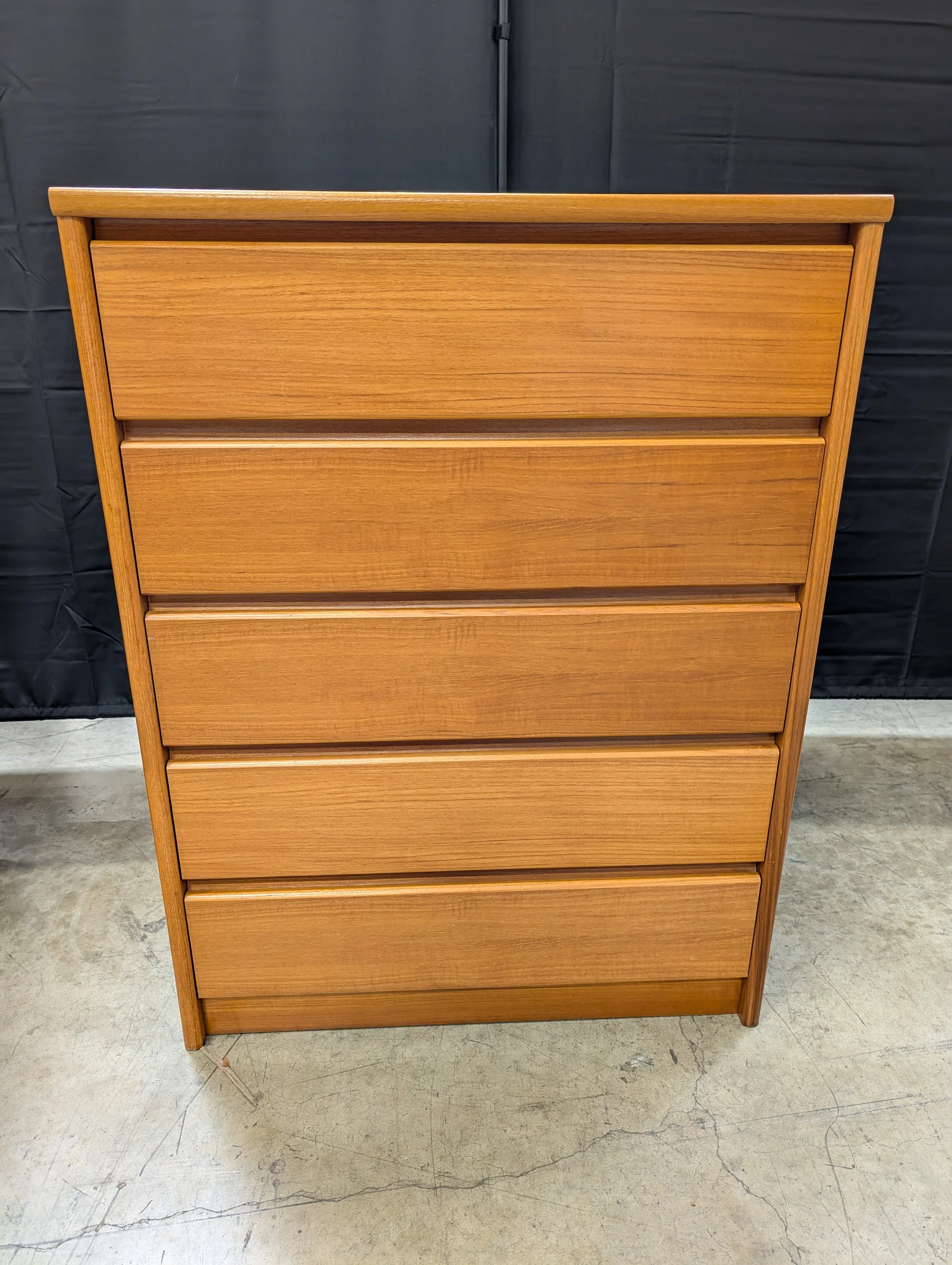 Contemporary Wood Five-Drawer Dresser - Image 3
