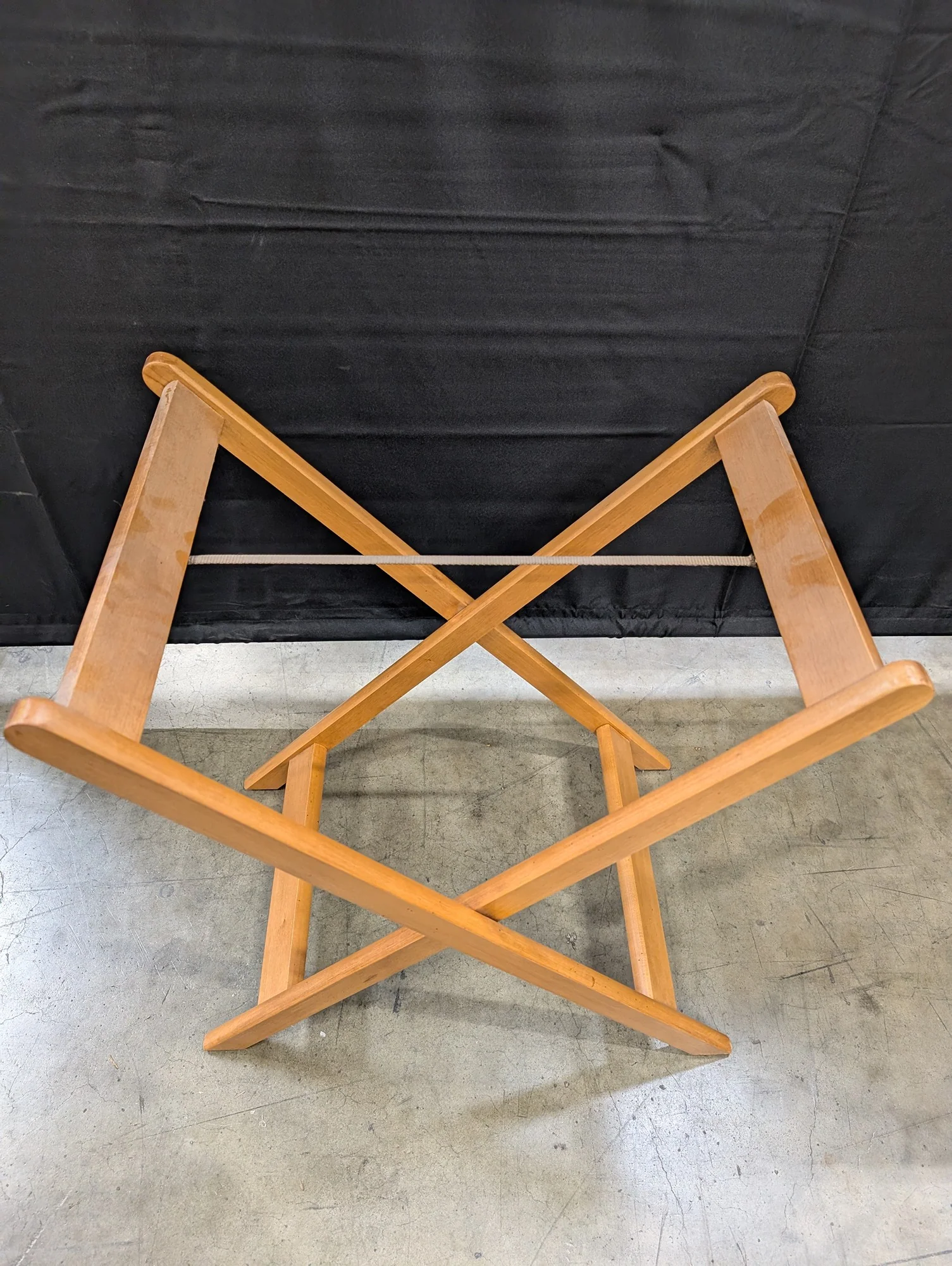 Ethan Allen Portable Wooden Tray Table with Folding X-Frame Stand - Image 3