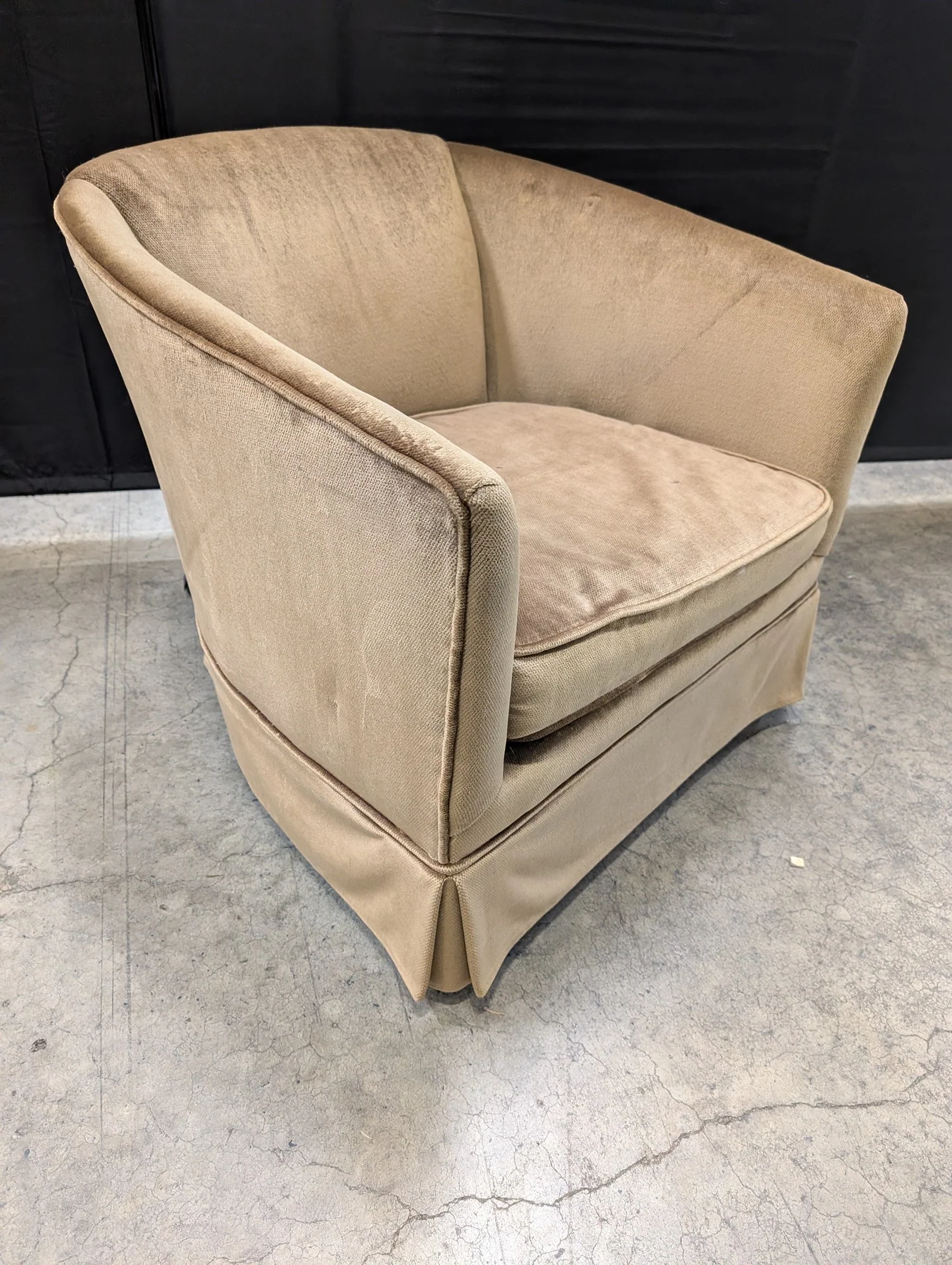 Plush Tan Barrel Accent Chair - Image 3