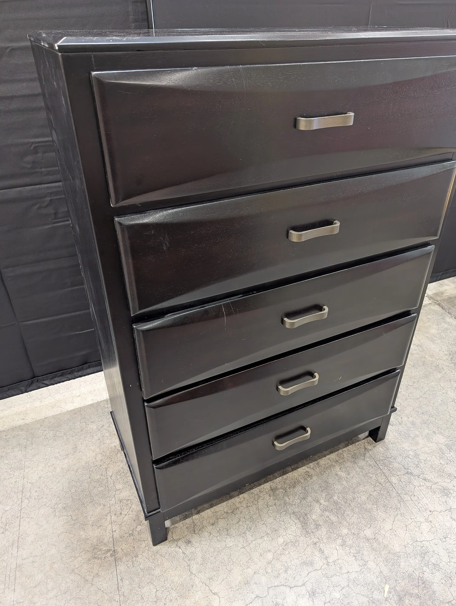 Espresso Five-Drawer Chest with Modern Bar Pulls - Image 4