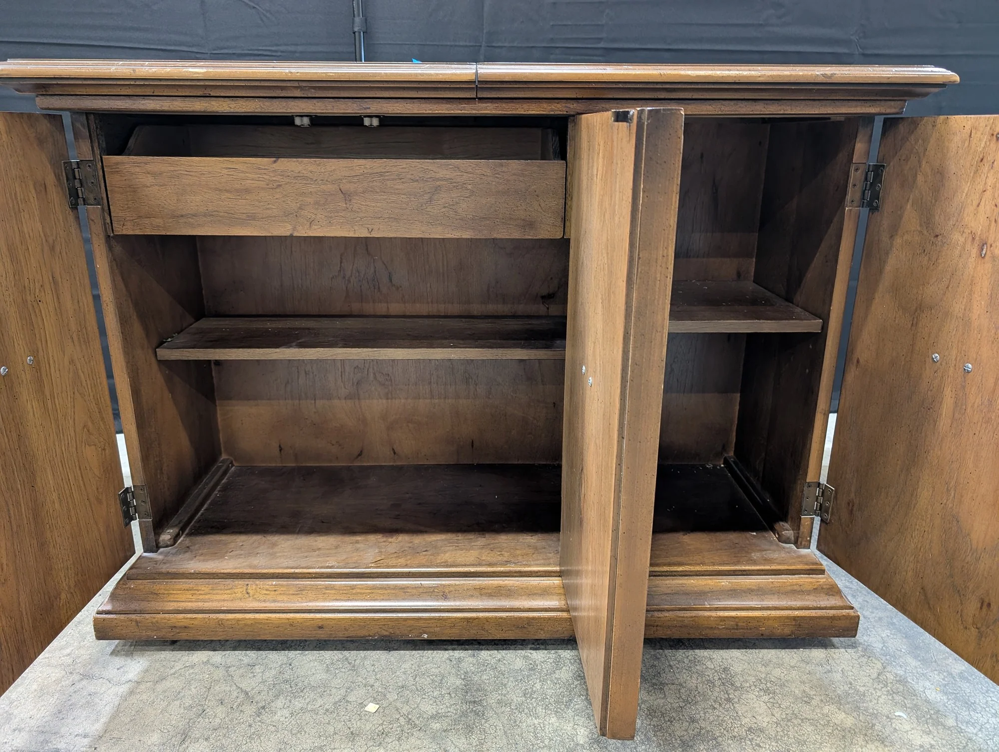 Drexel Heritage Mid-Century Wood Bar Cabinet Server with Drop-Leaf Top - Image 4