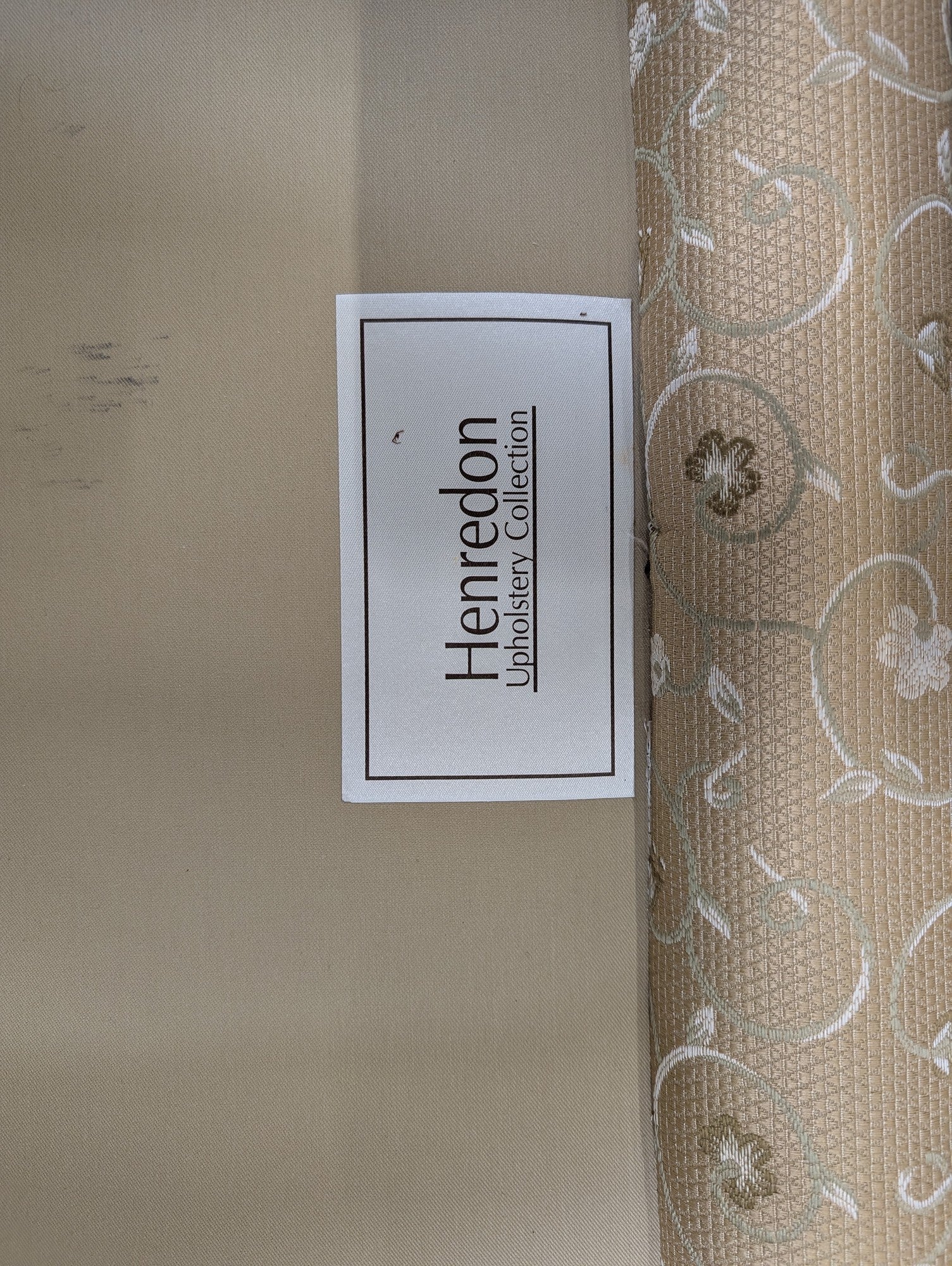 Henredon Traditional Floral Pattern Three-Seater Sofa - Image 4
