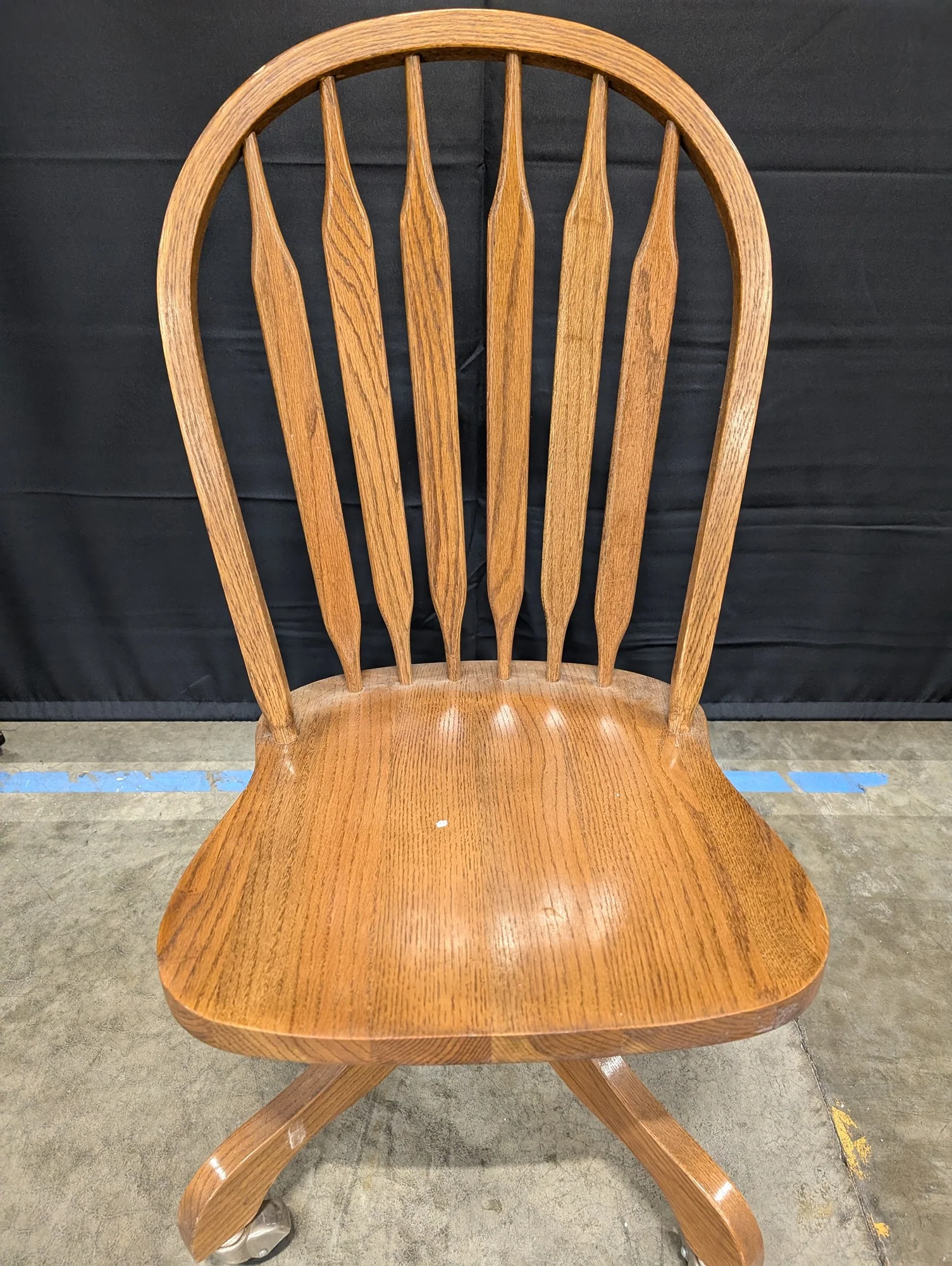 Classic Oak Finish Spindle Back Swivel Office Chair - Image 3