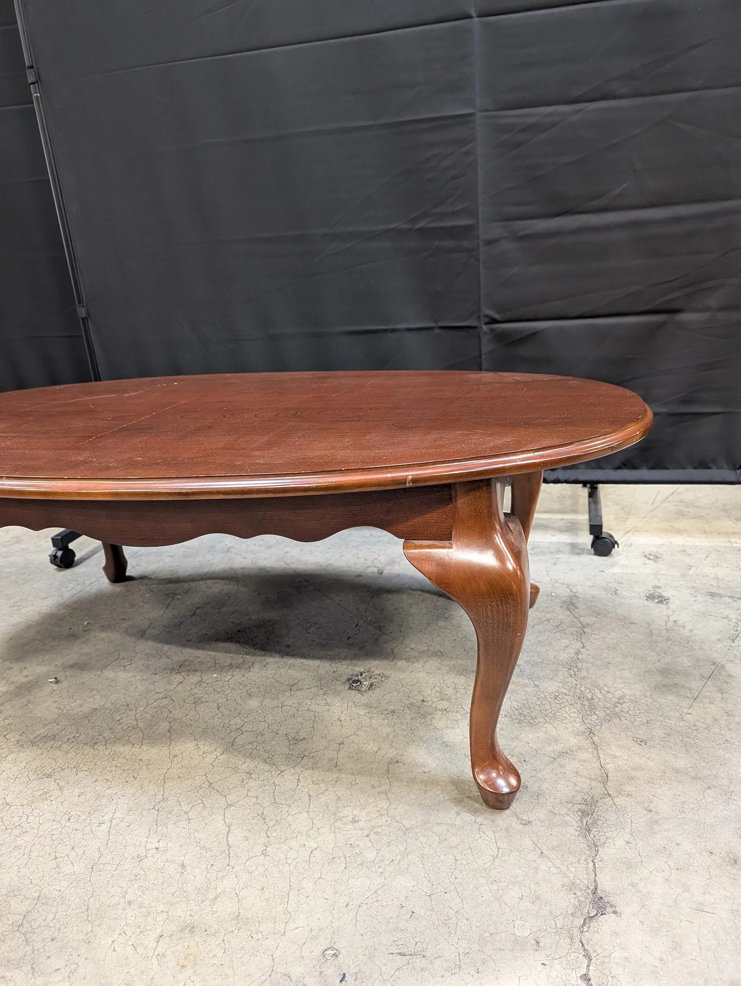 Classic Oval Wood Coffee Table with Cabriole Legs - Image 4