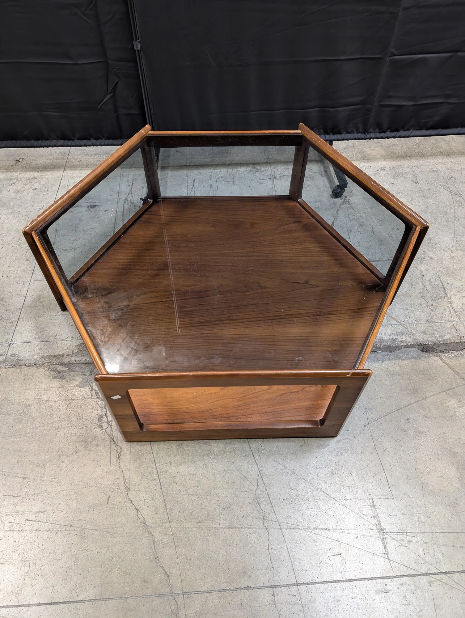 Mid-Century Modern Hexagonal Wood and Glass Display Table - Image 2