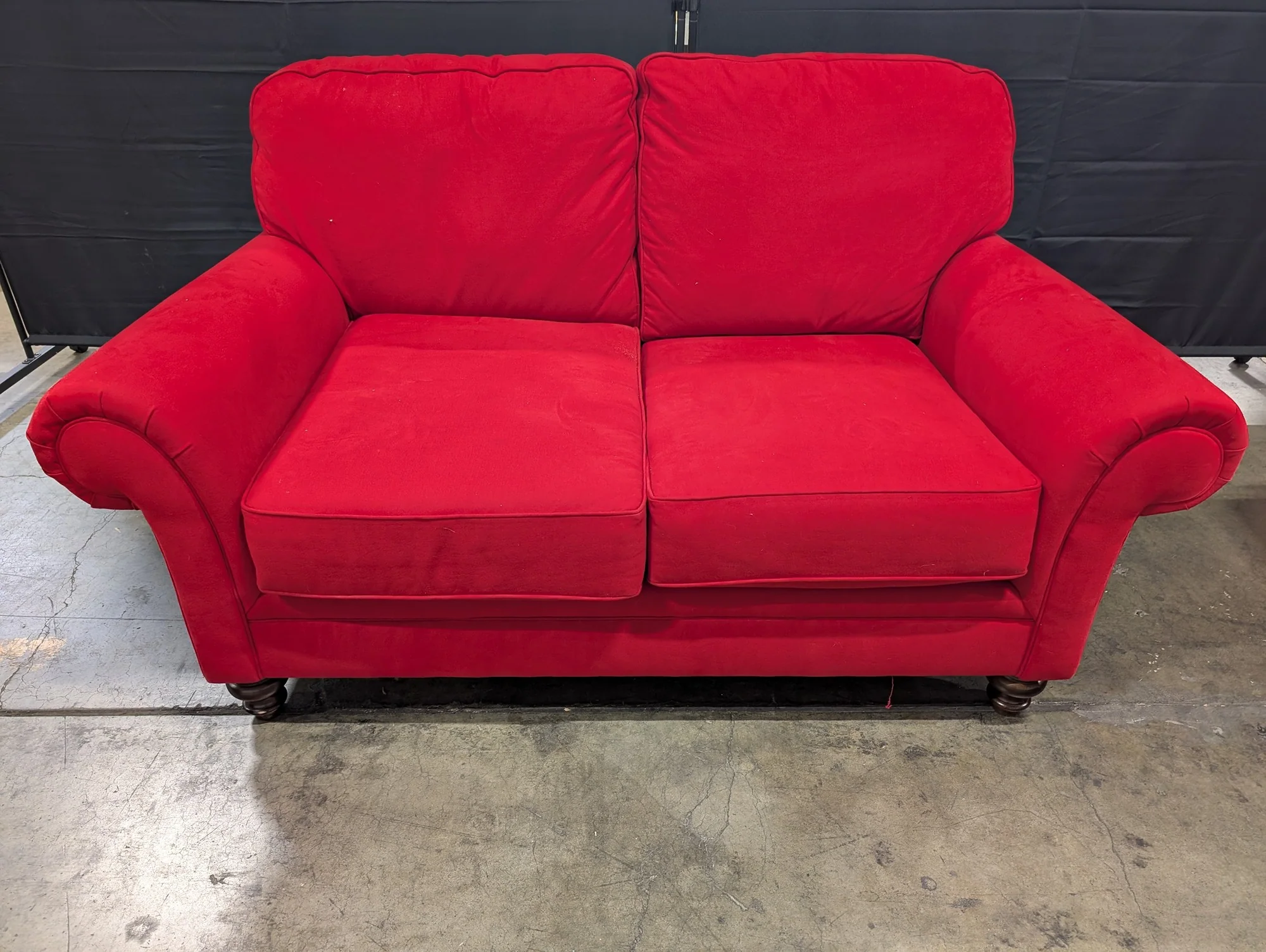 Vibrant Red Velvet Two-Seater Sofa - Image 4
