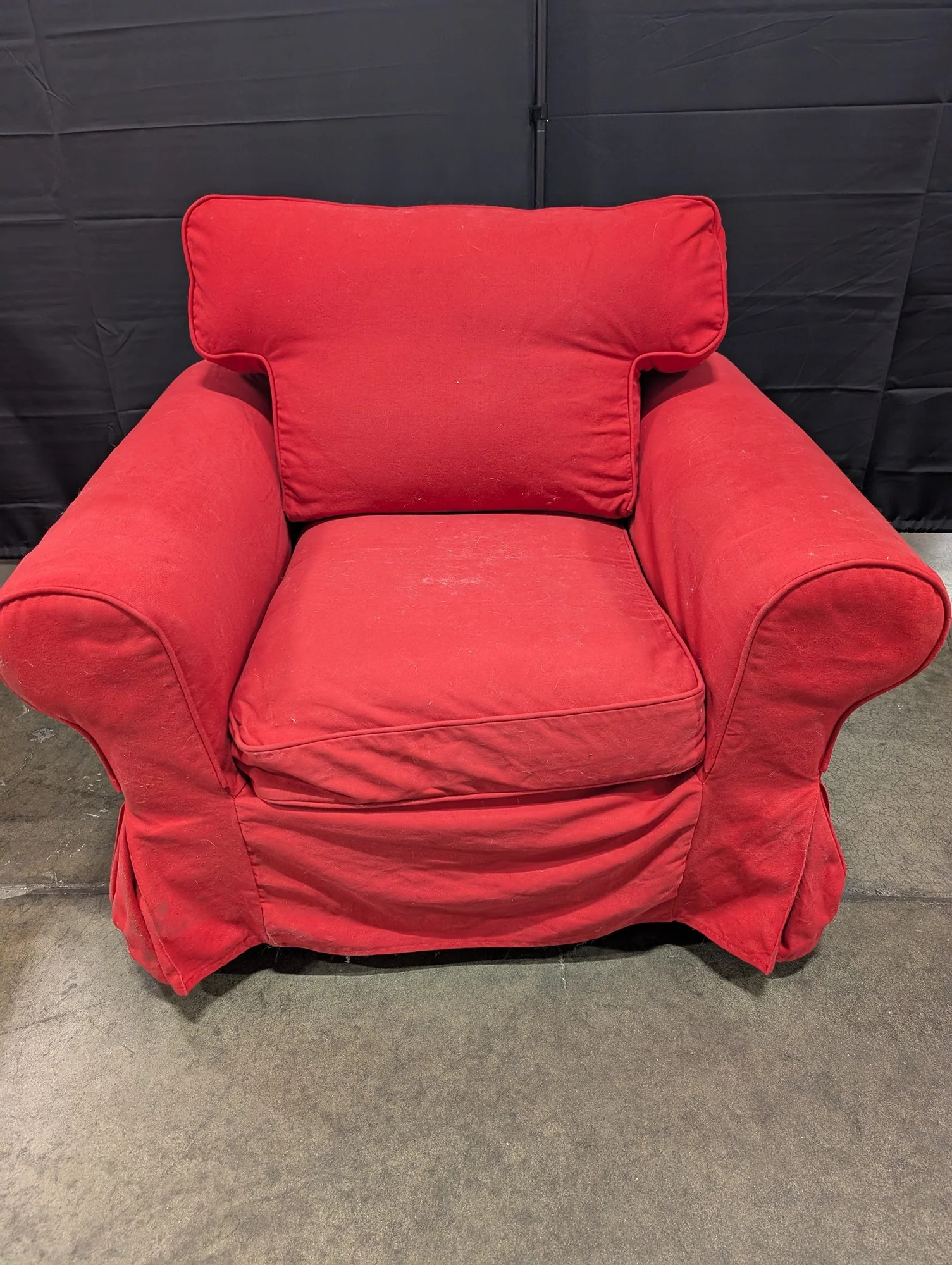 Vibrant Red Fabric Armchair with Rolled Arms - Image 2