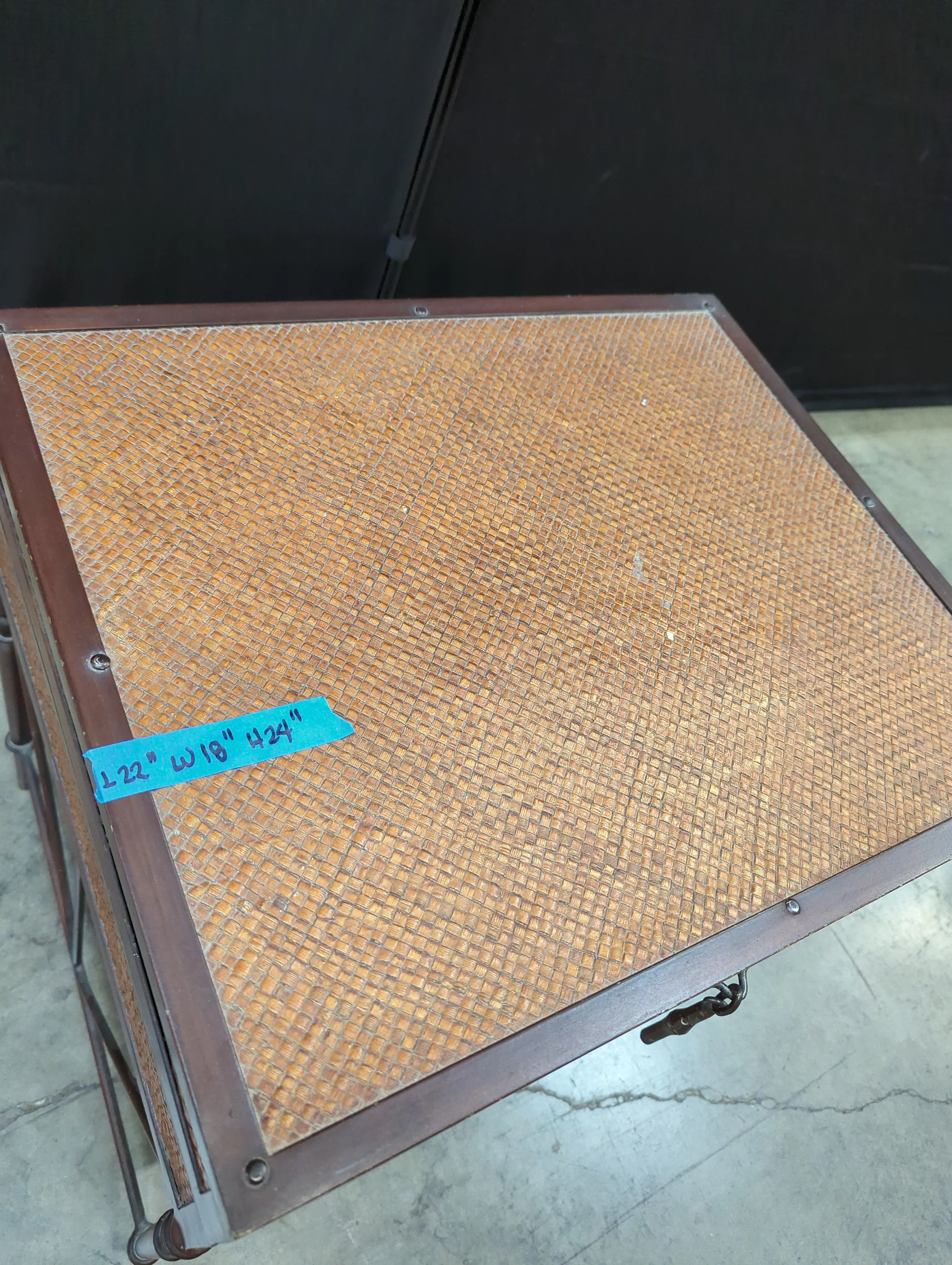 Vintage Style Inlaid Wood Accent Table with Turned Legs - Image 3