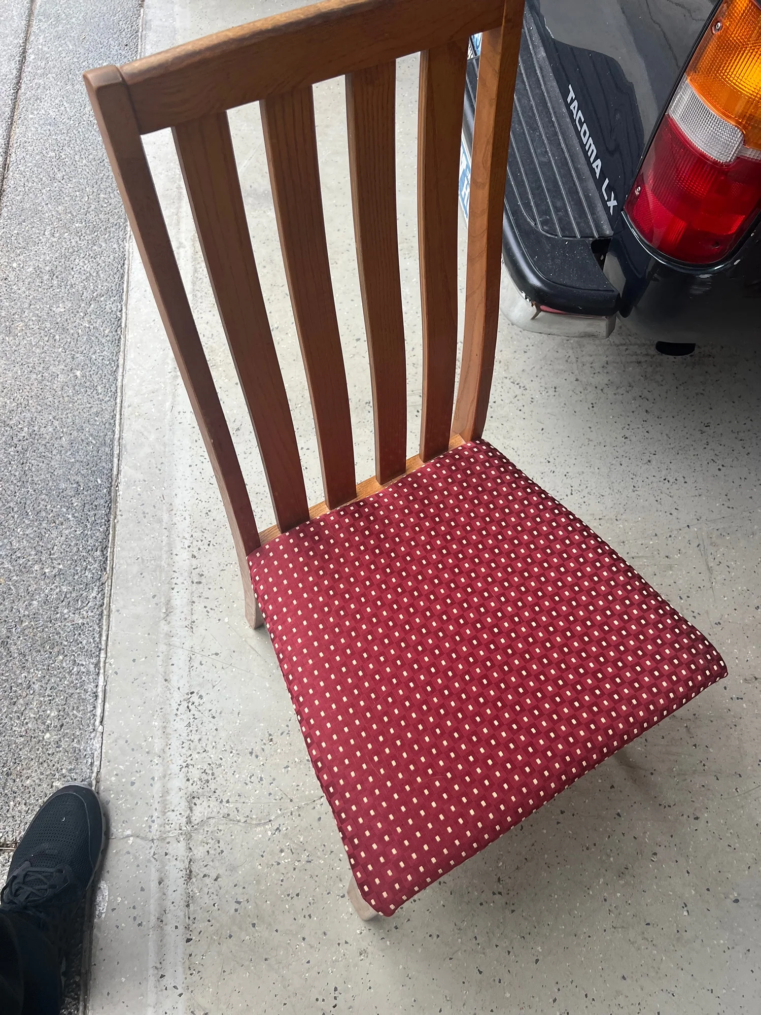 Sturdy Wooden Extendable Dining Set with Four Red Fabric Wooden Chairs - Image 7