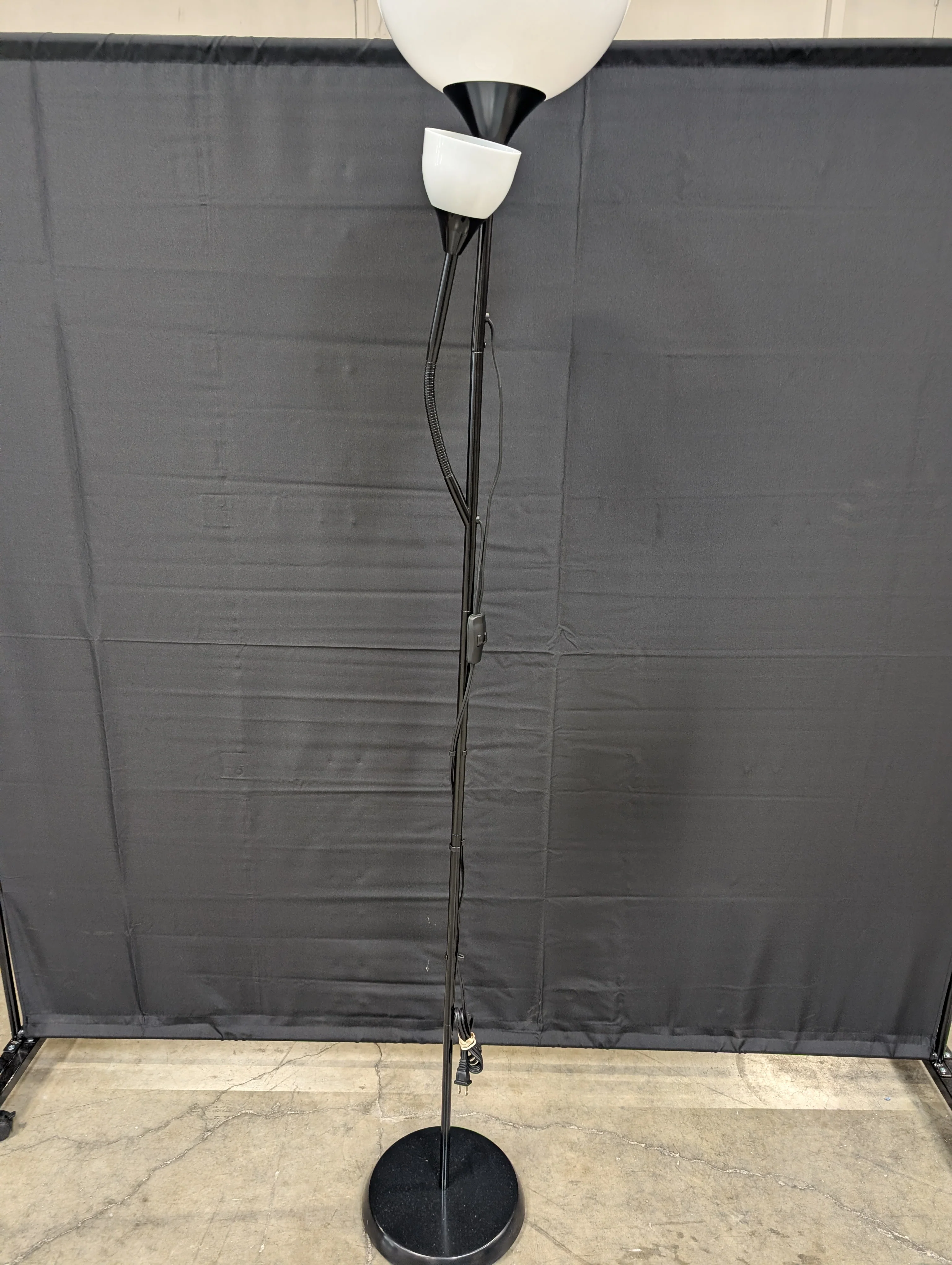 Modern Black & White Torchiere Floor Lamps with Adjustable Task Lights - Image 2
