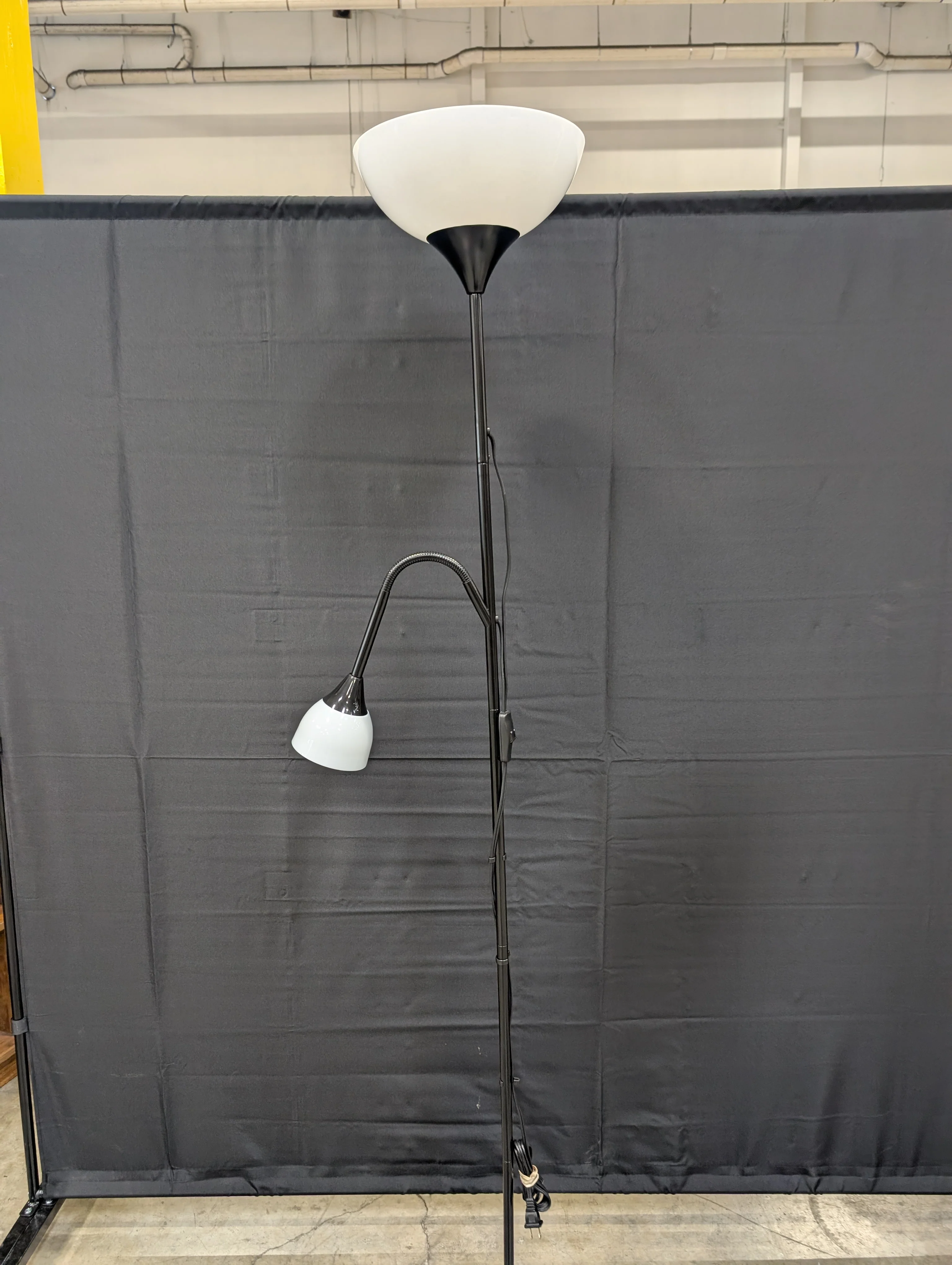 Modern Black & White Torchiere Floor Lamps with Adjustable Task Lights - Image 4