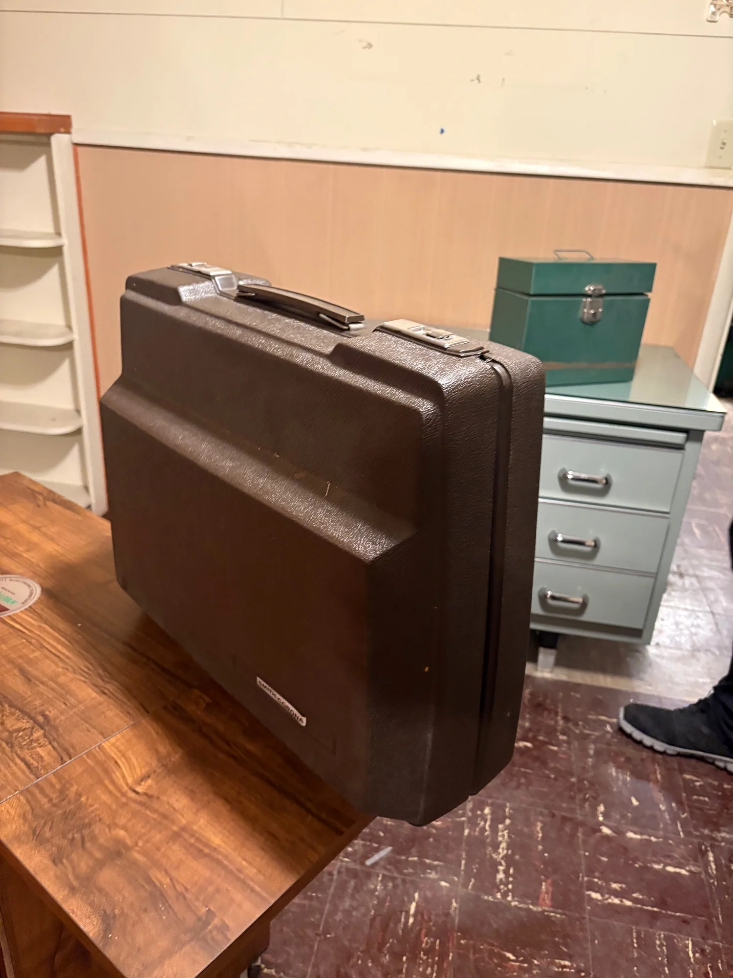 Vintage Smith-Corona Hard-Shell Attache Case Brown - Image 2
