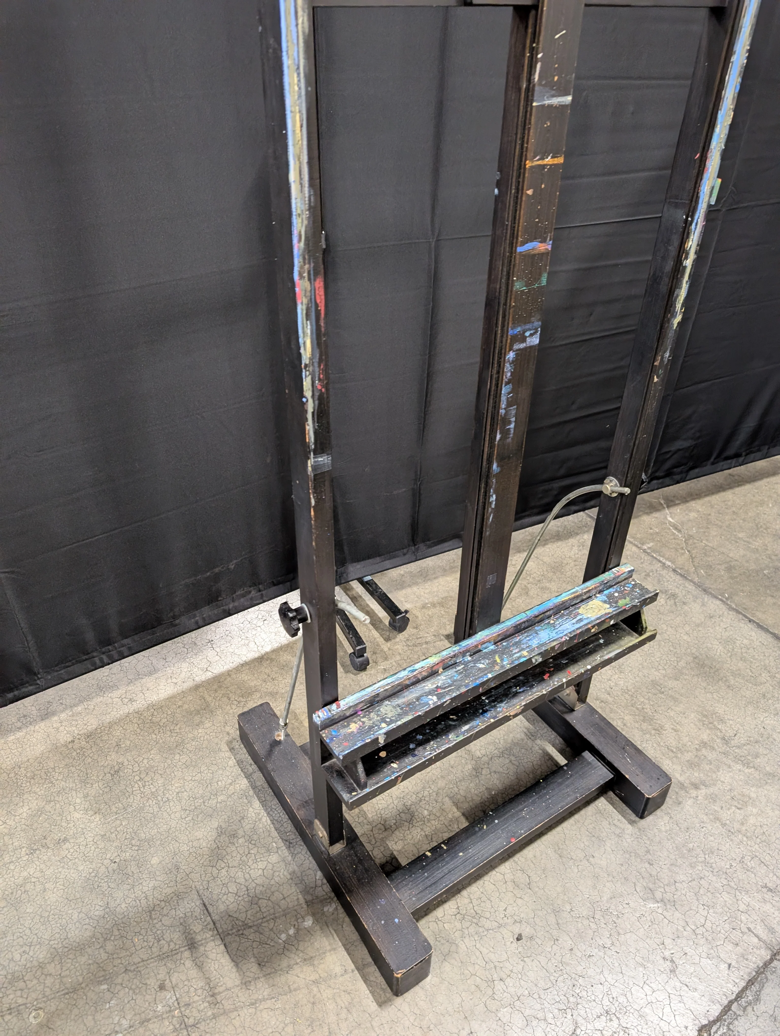 Adjustable Black Wooden Studio Easel - Image 4