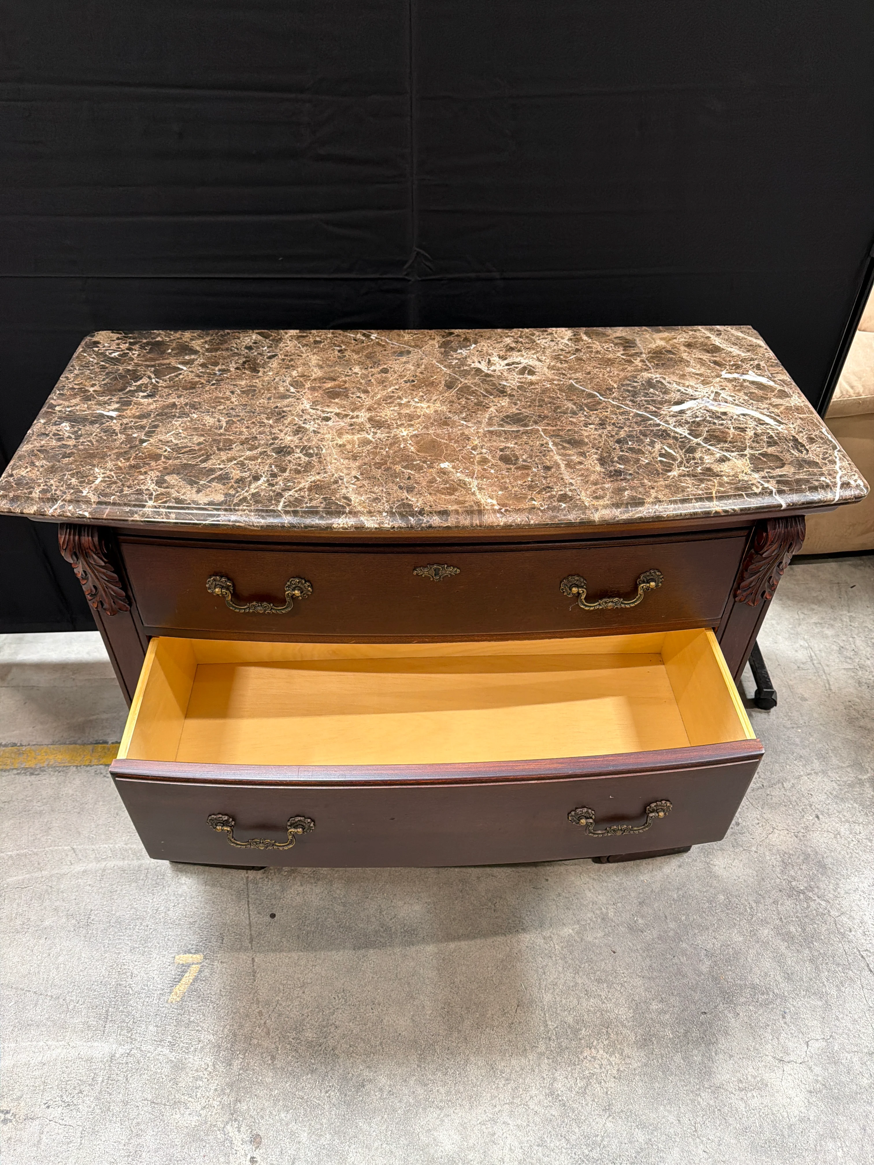 Thomasville Mahogany Wood Serpentine Three Drawer Chest with Marble Top - Image 4