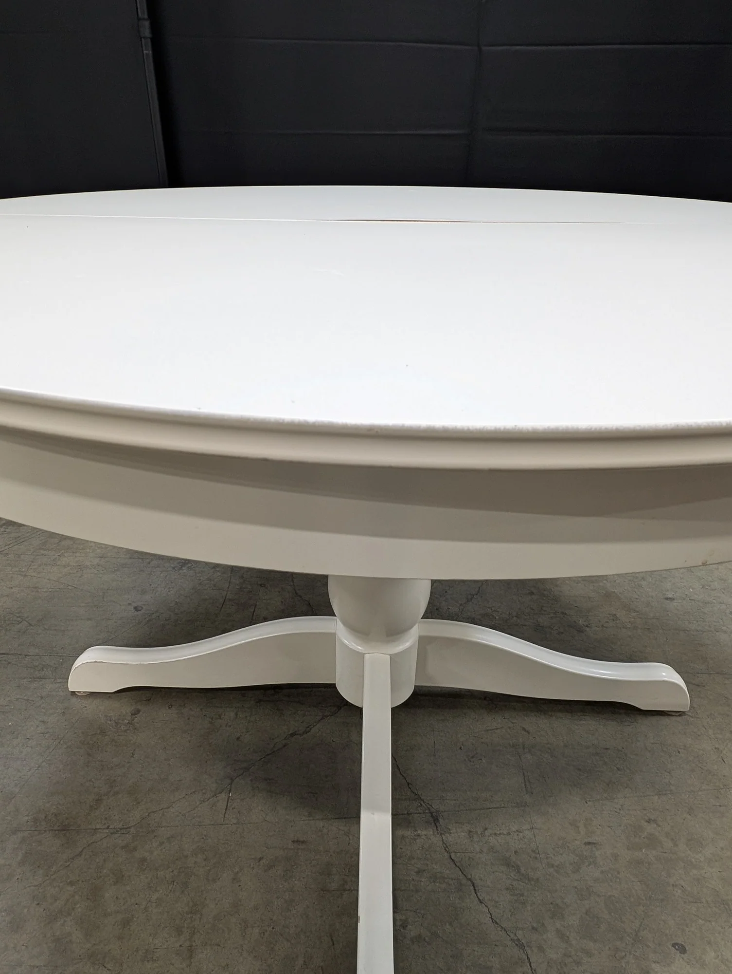 Versatile White Round Pedestal Dining Table with in-built leaf - Image 3