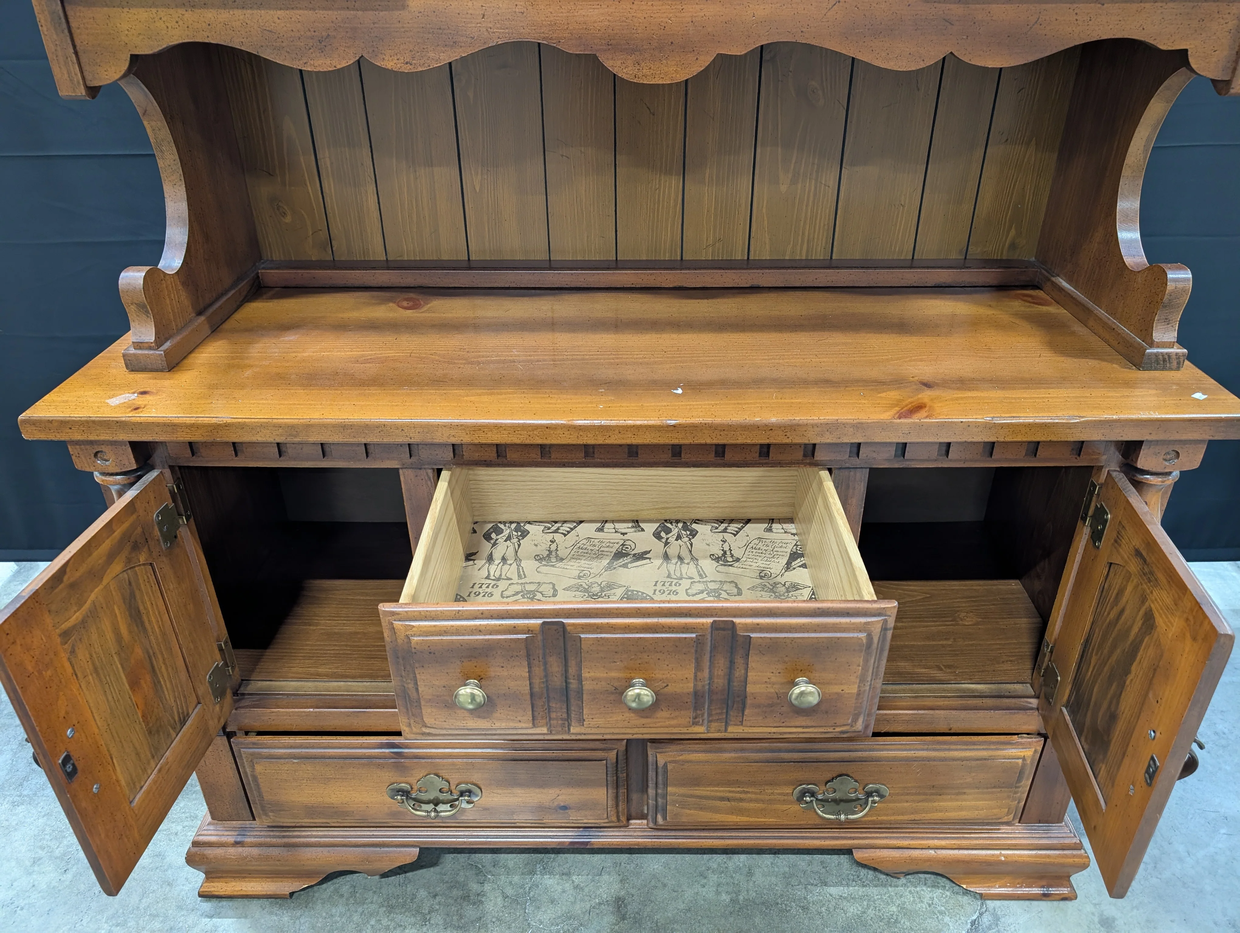 Traditional Wooden China Cabinet Hutch with Glass Lattice Doors - Image 4