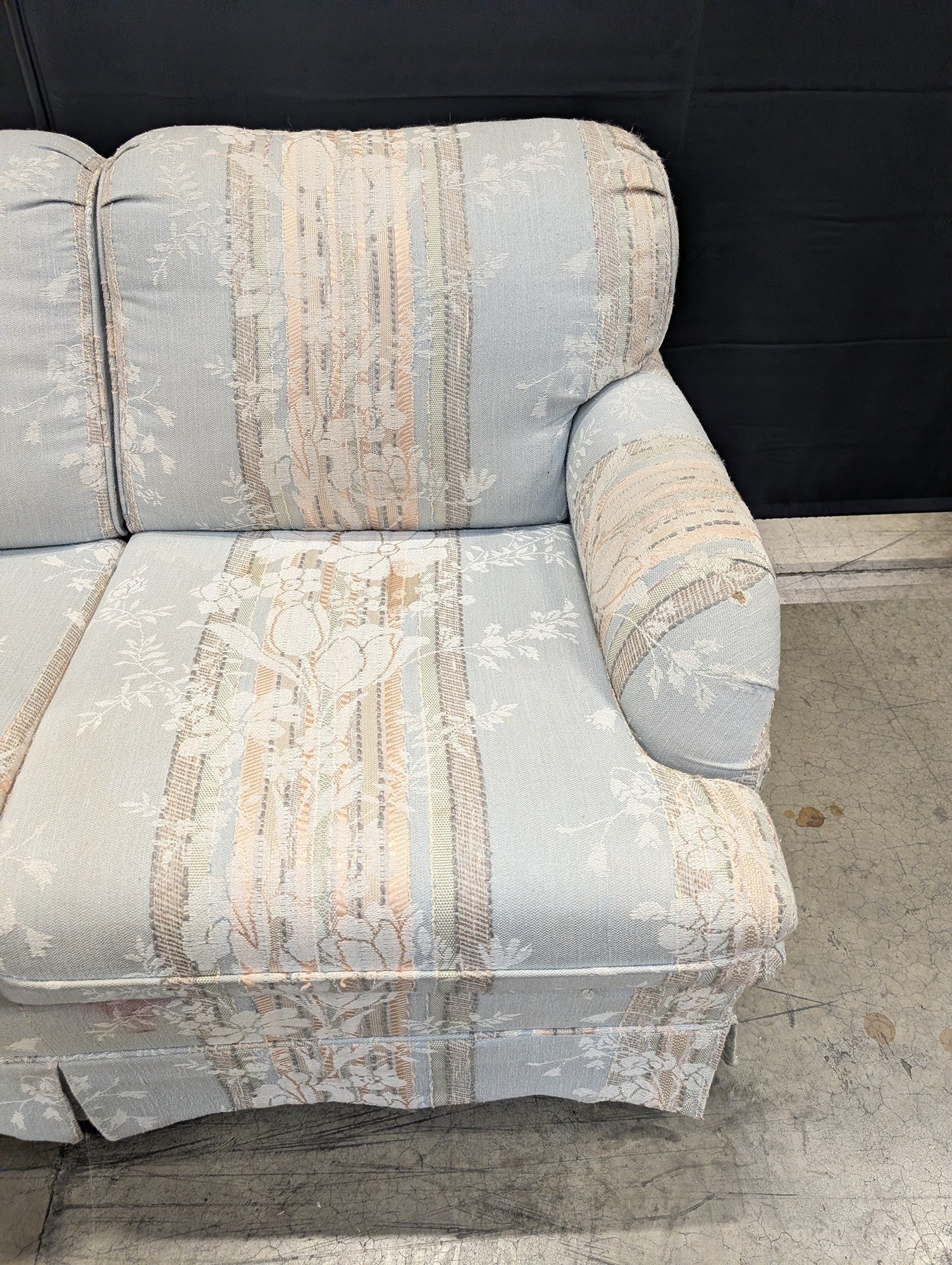 Everton Charming Light Blue Striped Floral Sofa - Image 3