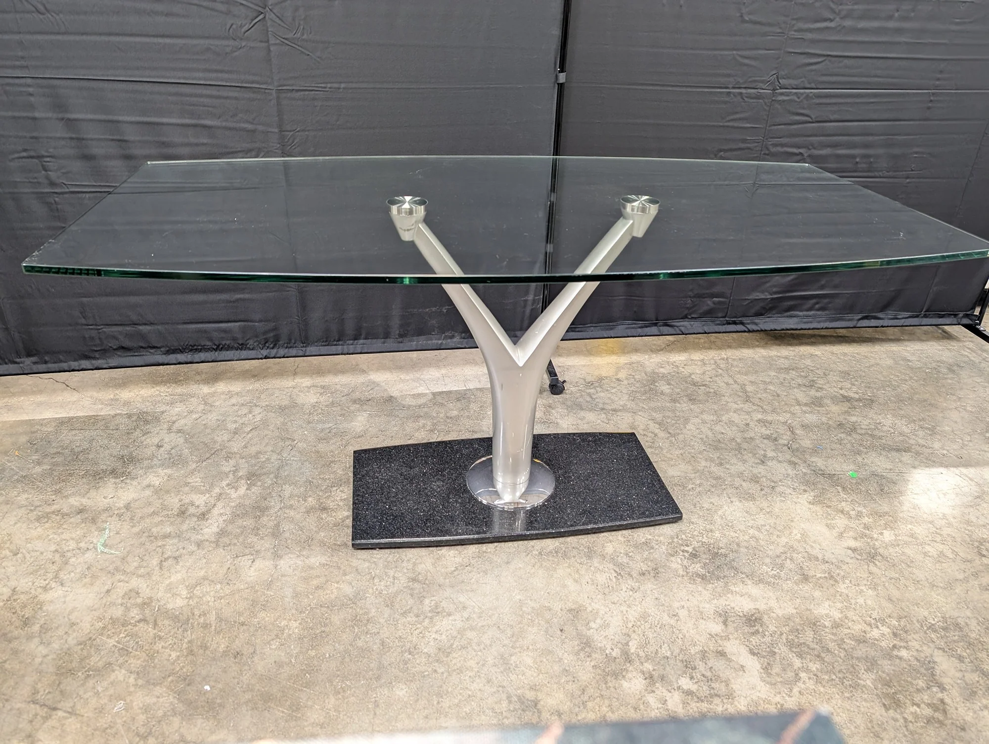 Sleek Contemporary Tempered Glass Top Table with Y-Pedestal Base - Image 2