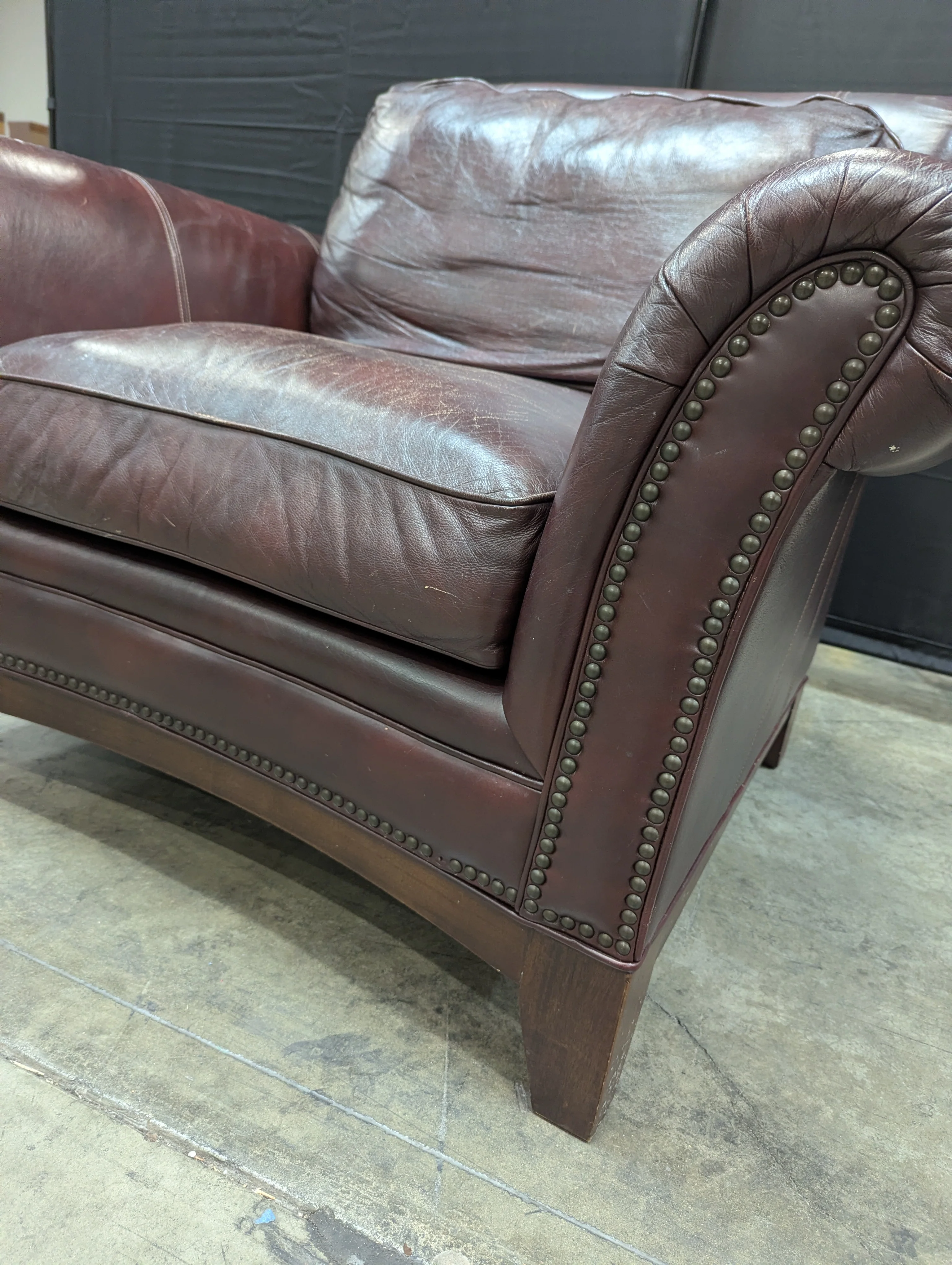 Traditional Deep Reddish-Brown Leather Armchair with Nailhead Trim - Image 4